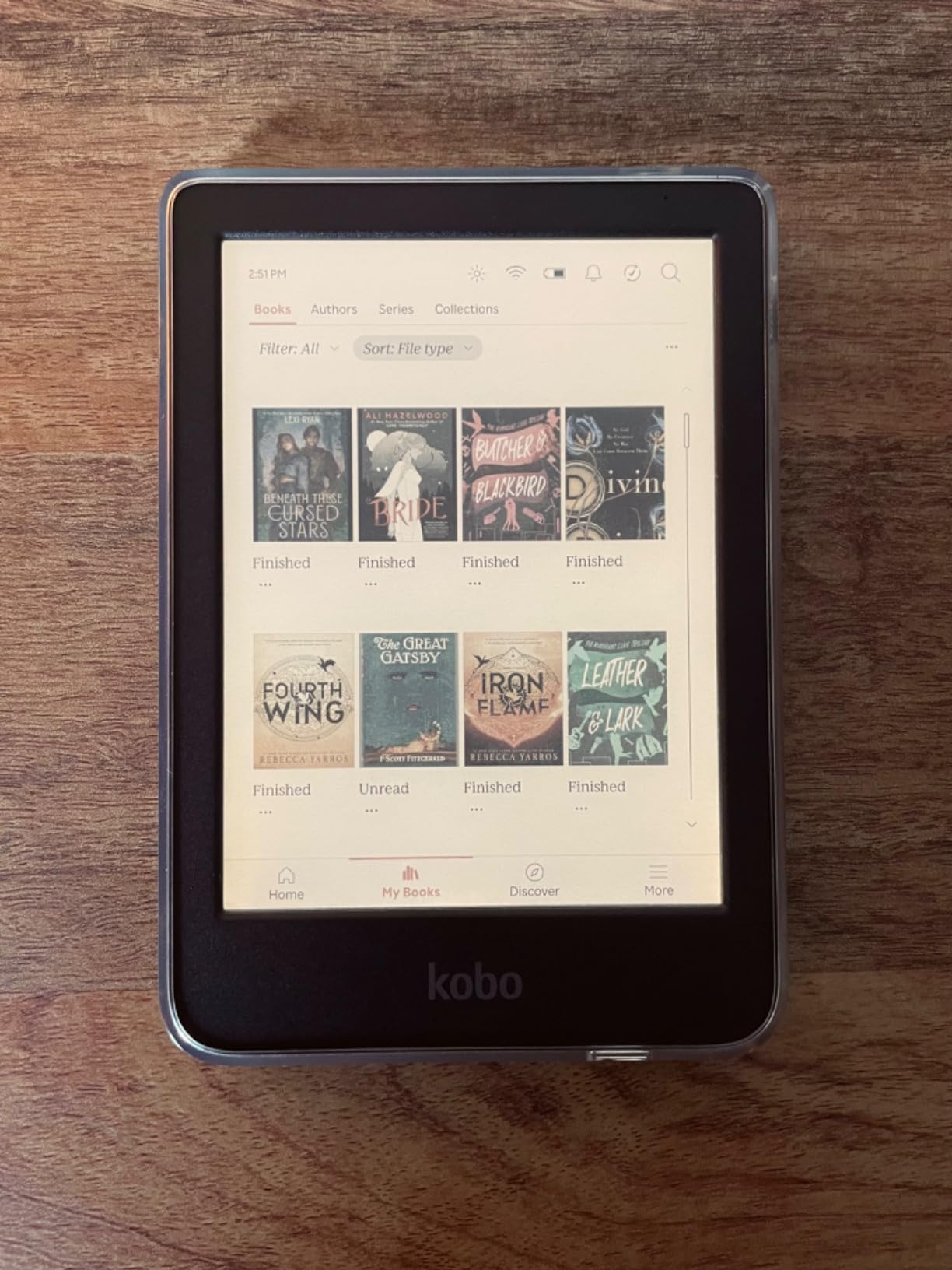 Kobo Clara Colour | Colour eReader | 6” Glare-Free Colour E Ink Kaleido™ 3 Display | Dark Mode Option | Waterproof | Audiobooks | 16GB of Storage | Black customer photo 1
