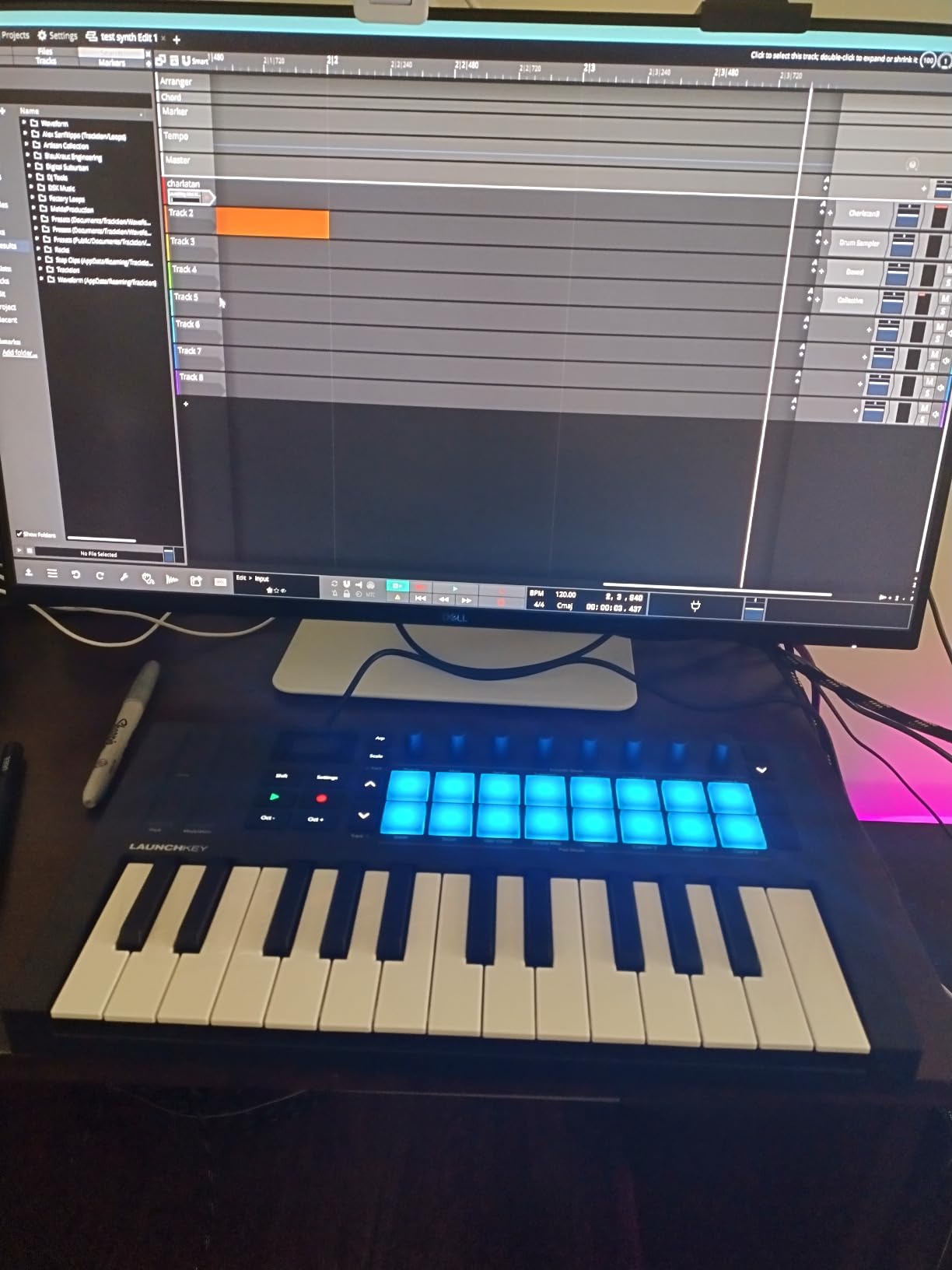 Novation Launchkey Mini 25 MK4 USB MIDI Keyboard Controller customer photo 2