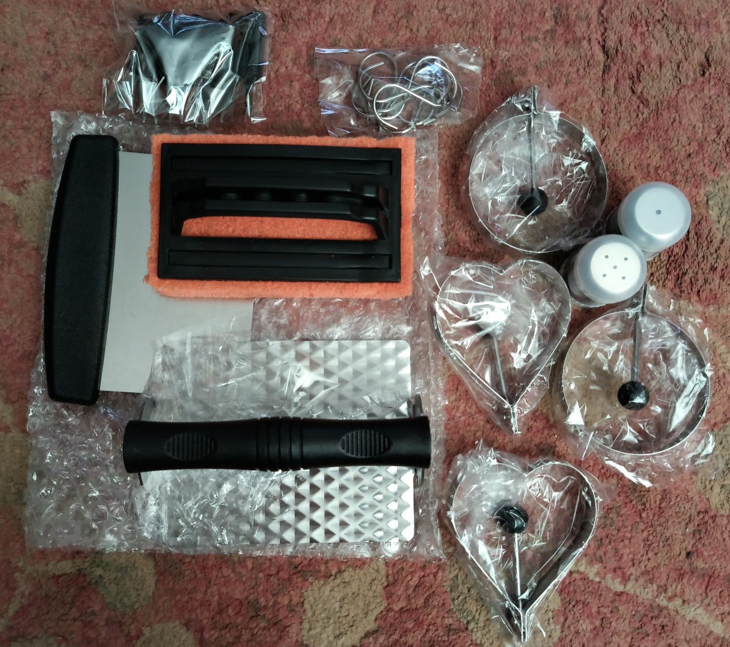 DY DECENT FAMILY 40PCS Griddle Accessories Kit, Flat Top Grill Accessories Set for Outdoor Barbecue. Griddle Accessories Set with Basting Cover, Spatula, Scraper, Burger Press, Tongs, Cleaning Kit customer photo 2