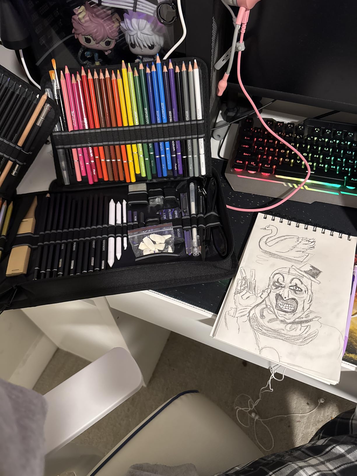 HIFORNY 136 PCS Drawing & Sketching Set,Pro Art Supplies with Graphite,Charcoal,Colored,Watercolor,Metallic Pencils,Blending Tools,Sketchbook,Watercolor Book and Coloring Book in Zipper Case (Black) customer photo 1