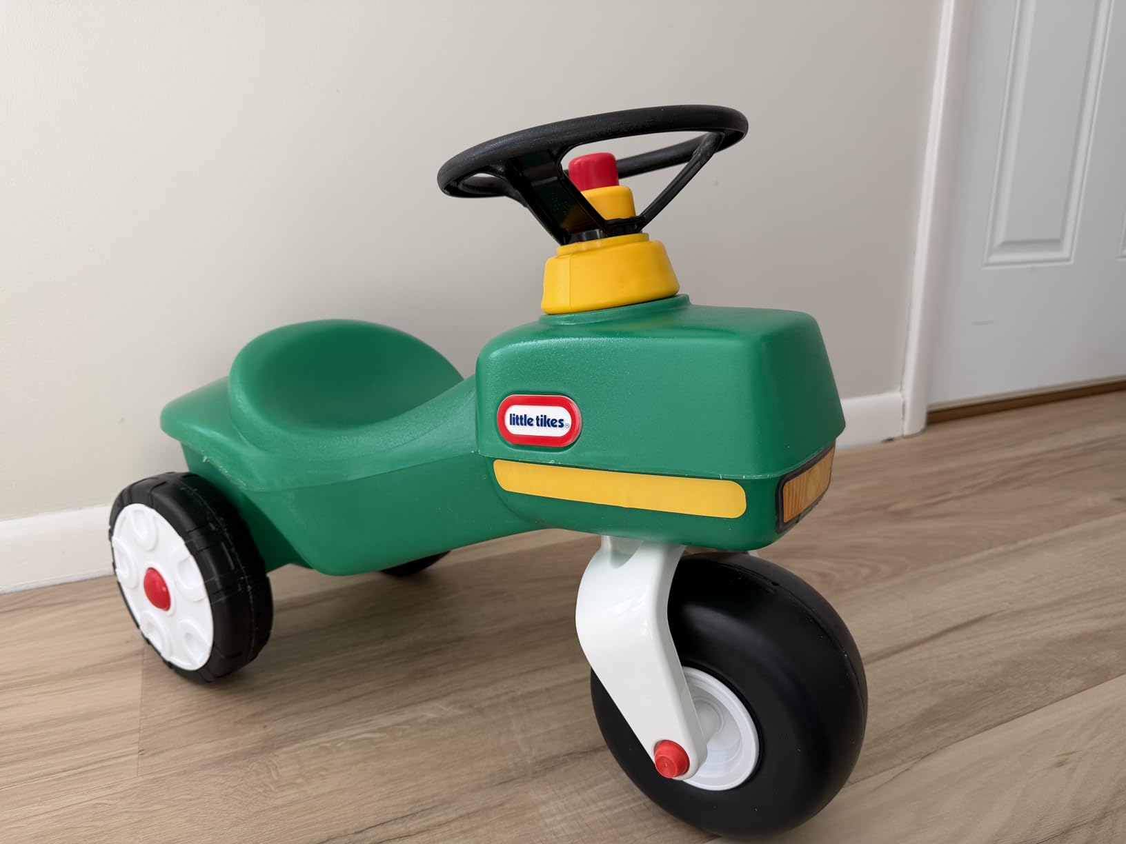 Little Tikes Tractor & Cart, Foot-to-Floor Ride-On, for Boys and Girls Ages 1-5 Years customer photo 1
