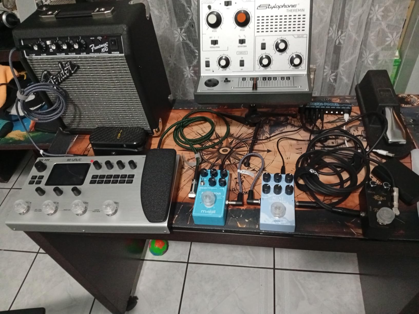 Stylophone Theremin – Award-Winning Portable Touch-Sensitive Synthesizer with Retro Analog Sound, Built-In Speaker, Delay & Vibrato Effects, Slider Control, Compact Battery-Powered Design customer photo 1