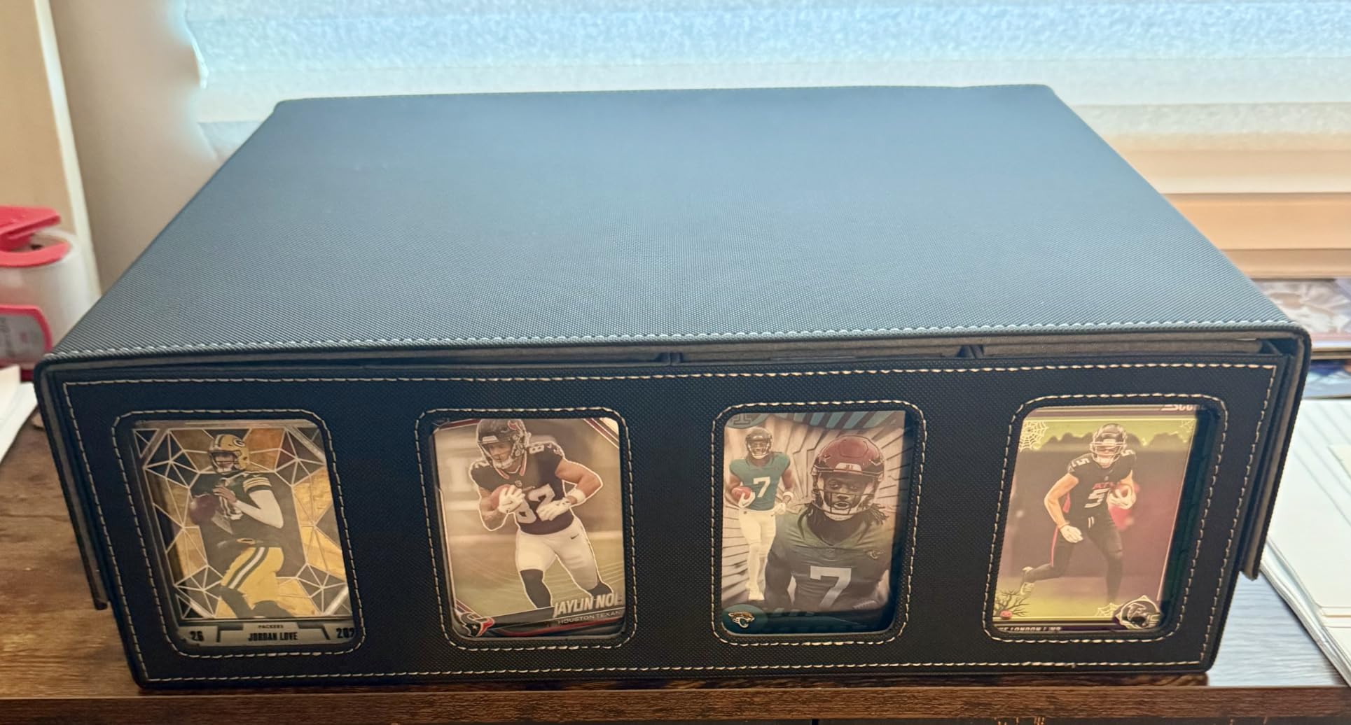 UAONO 4-Row Trading Card Storage Box with Commander Display, Black Grey customer photo 1