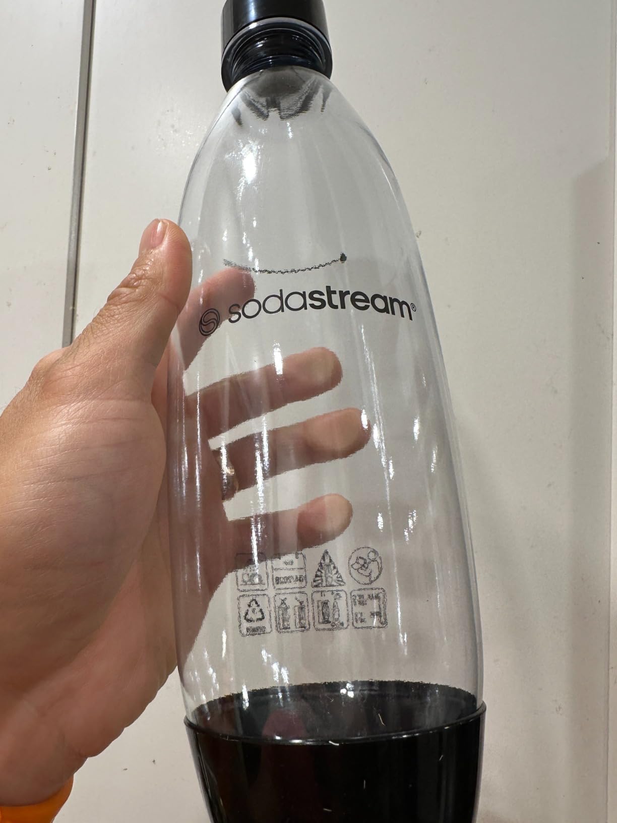 SodaStream E-Duo Sparkling Water Maker (Black) with 60L CO2, 1 BPA- Free Carbonating Bottle and (1)1L Glass Bottle customer photo 1