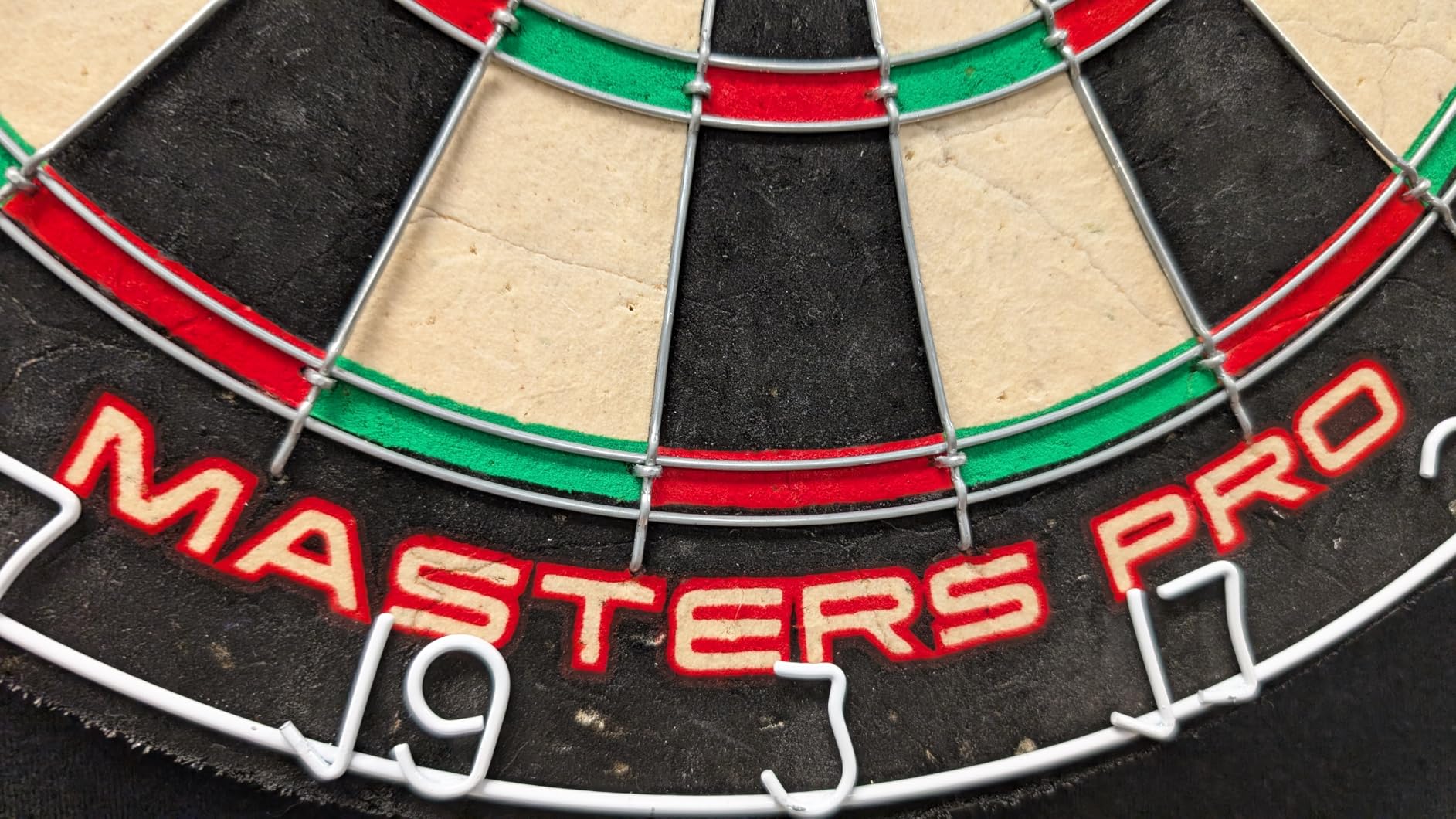WINMAU Masters Pro Dartboard Set - Complete Cabinet Set with Steel Tip Darts, Self-Healing Sisal Board customer photo 1