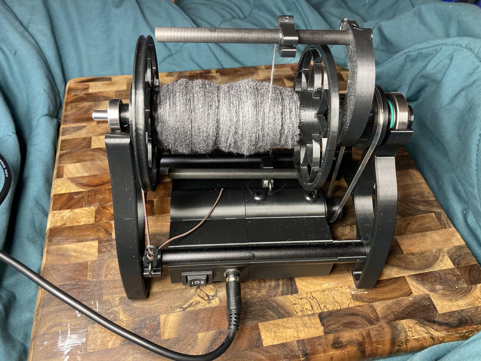 Electric Yarn Spinner Kit with Foot Controller & 3 Bobbins, Small Yarn Winder with Forward & Reverse customer photo 2