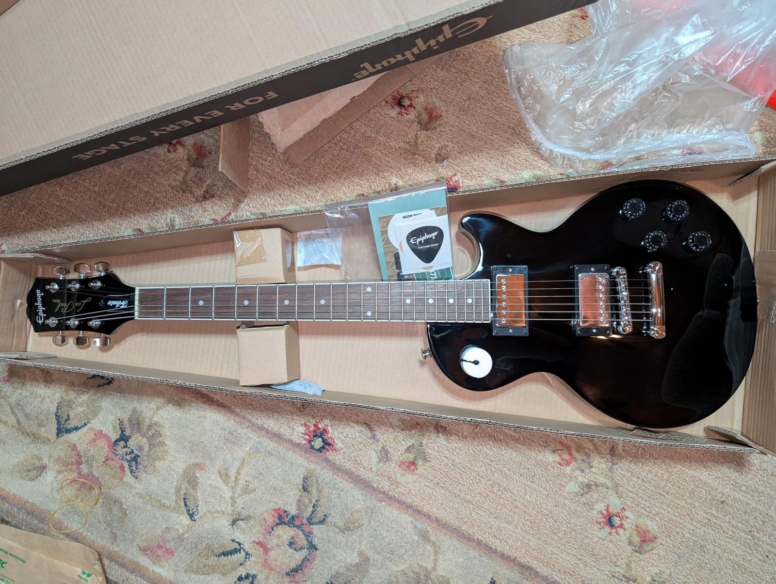 Epiphone Les Paul Tribute, Heritage Cherry Sunburst customer photo 1