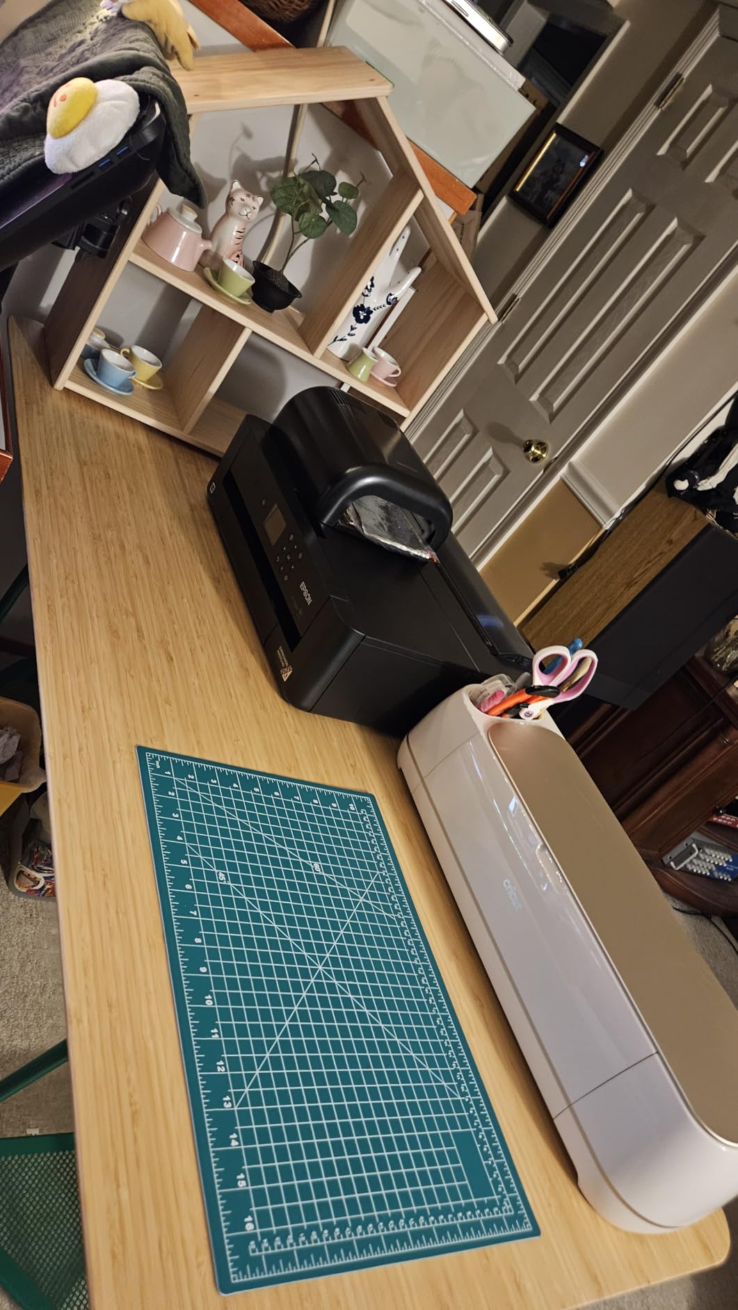 Cricut Maker 4 - Smart Cutting Machine (Seashell) | Digital Content Bundle customer photo 1