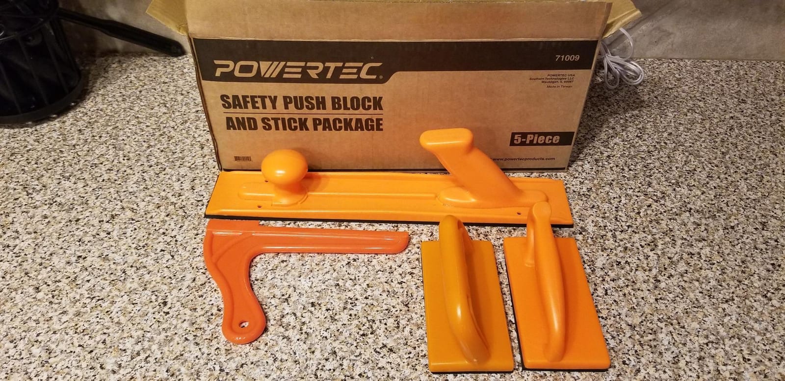 POWERTEC Grab Push Block with Retractable Holder, Anti-Slip Pad & Offset Handle for Improves Control. Ideal for Table Saws, Router Tables, Band Saws, Jointers & Fence Systems (71794) customer photo 2