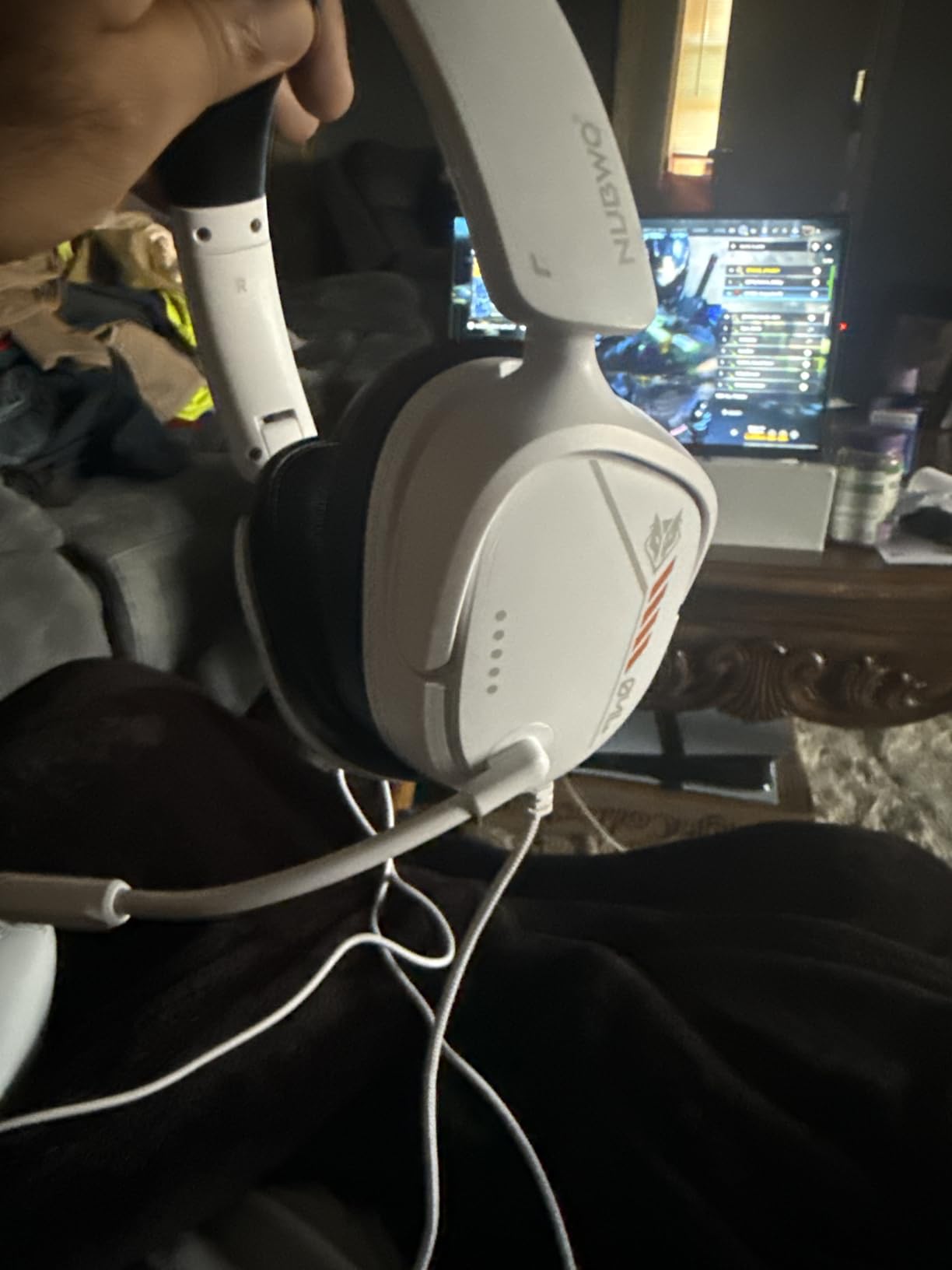 NUBWO HG04L Gaming Headset for PS5/PS4, Xbox Series X|S/Xbox One, Switch – 250g Lightweight, Clear Unidirectional Mic, Soft Memory Earmuffs, 3.5mm Jack for Gaming & Work (Splitter not Included) customer photo 1