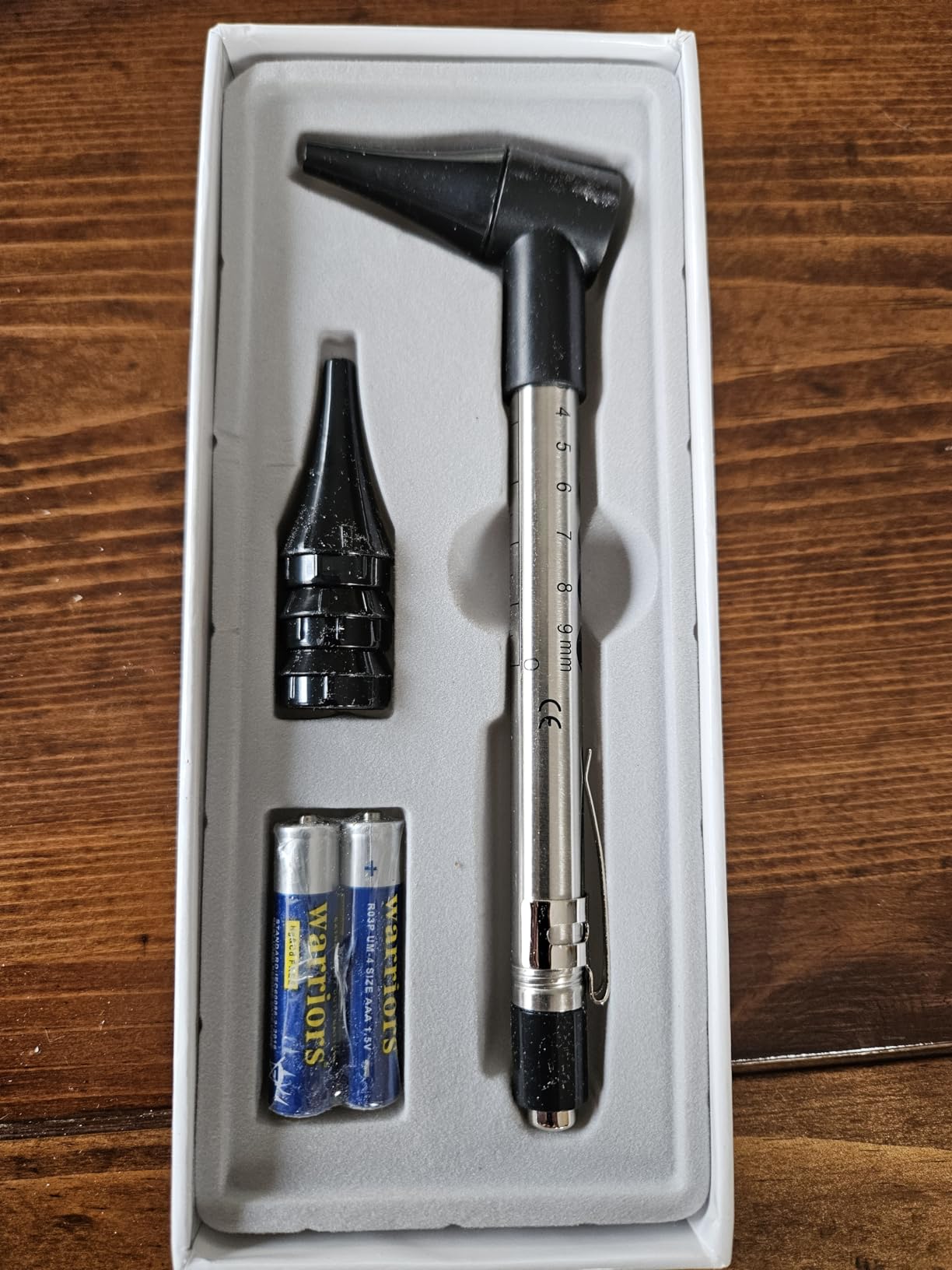 Stainless Steel Mini Diagnostic Otoscope with 3X Magnification, Bright LED Light, Clip and 3 Reusable and Easy-to-Clean Specula Sizes for Kids/Adults & Pet and 2 AAA Batteries customer photo 1
