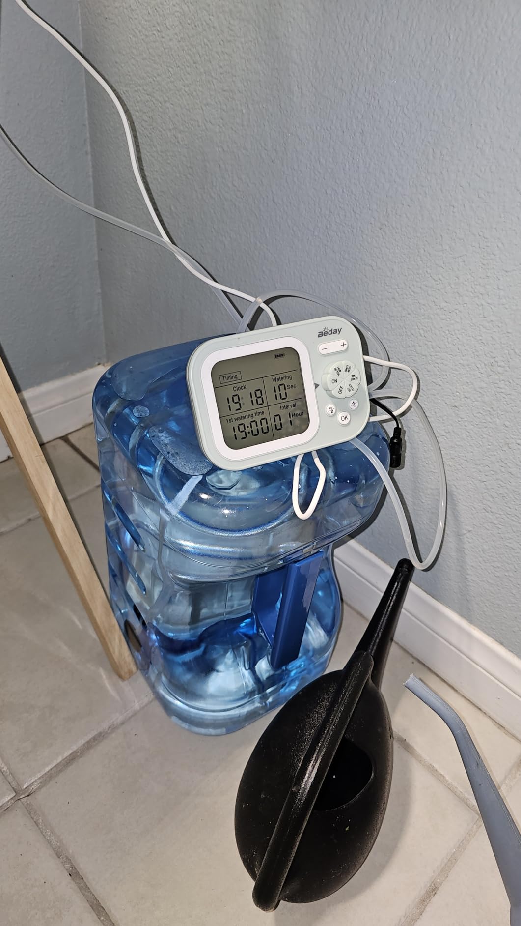 Automatic Plant Waterer Indoor Self Watering System for 15 Potted Plants, Auto Drip Irrigation Kit Programmable Water Timer with Smart Humidity Detection, Green customer photo 2