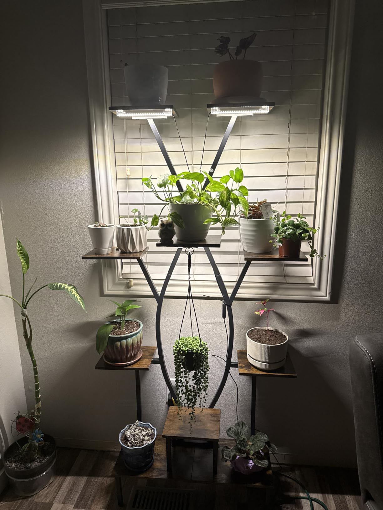 JUSTOGO Plant Stand Indoor with Grow Lights - 9 Tiered Tall Plant Shelf customer photo 2