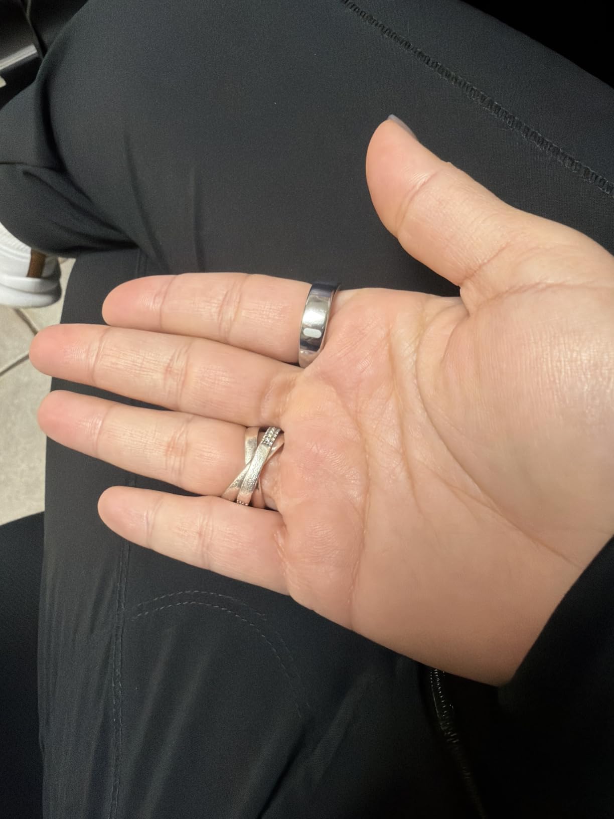 Oura Ring 5 - Gold - Size 8 - Smart Ring Health Tracker - Sleep, Activity, Women's Health, AI Advisor, 1 Week Battery Life, Oura App, Android & iOS Compatible customer photo 1