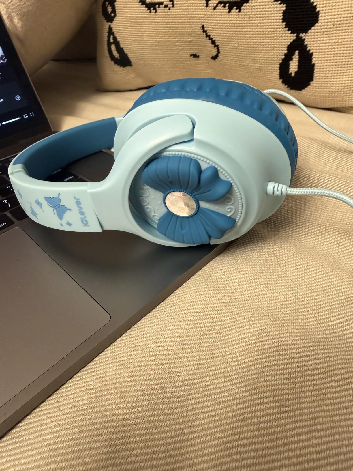 iClever C371 Kids Headphones with Cord for School Boys Girls Travel Gift customer photo 2
