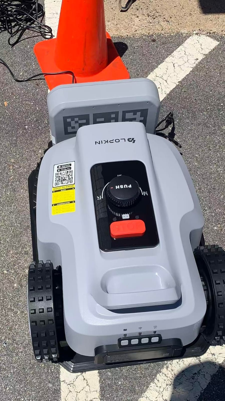 L2500-NEO Robot Lawn Mower for 0.9 Acres, NetRTK + AI Vision Lawnmower Robot, Wi-Fi HaLow Connectivity, No Boundary Wire, AI Obstacle Avoidance, App Control, 60dB Quiet, Multi-Zone Management customer photo 1