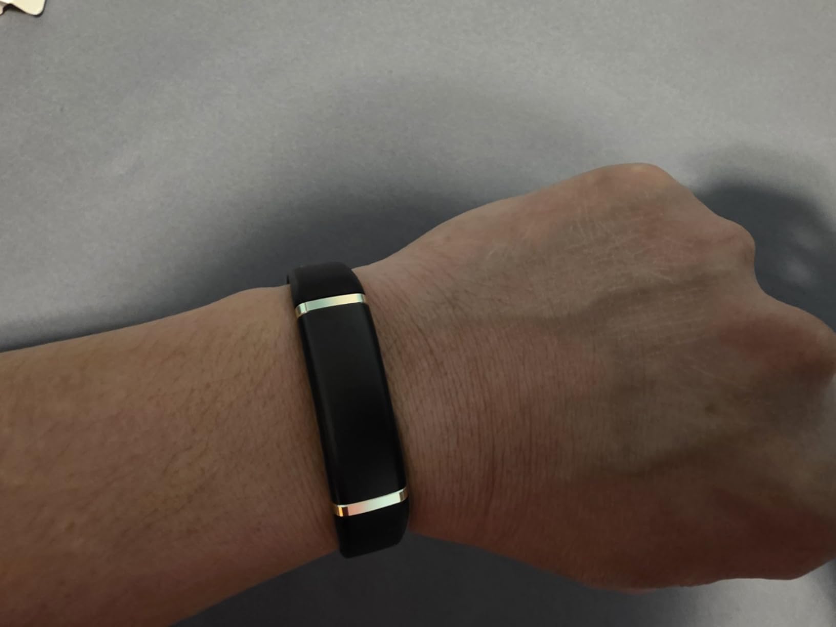 FITVII Screenless Fitness Tracker for Women Men, Health & Fitness Wearable customer photo 1
