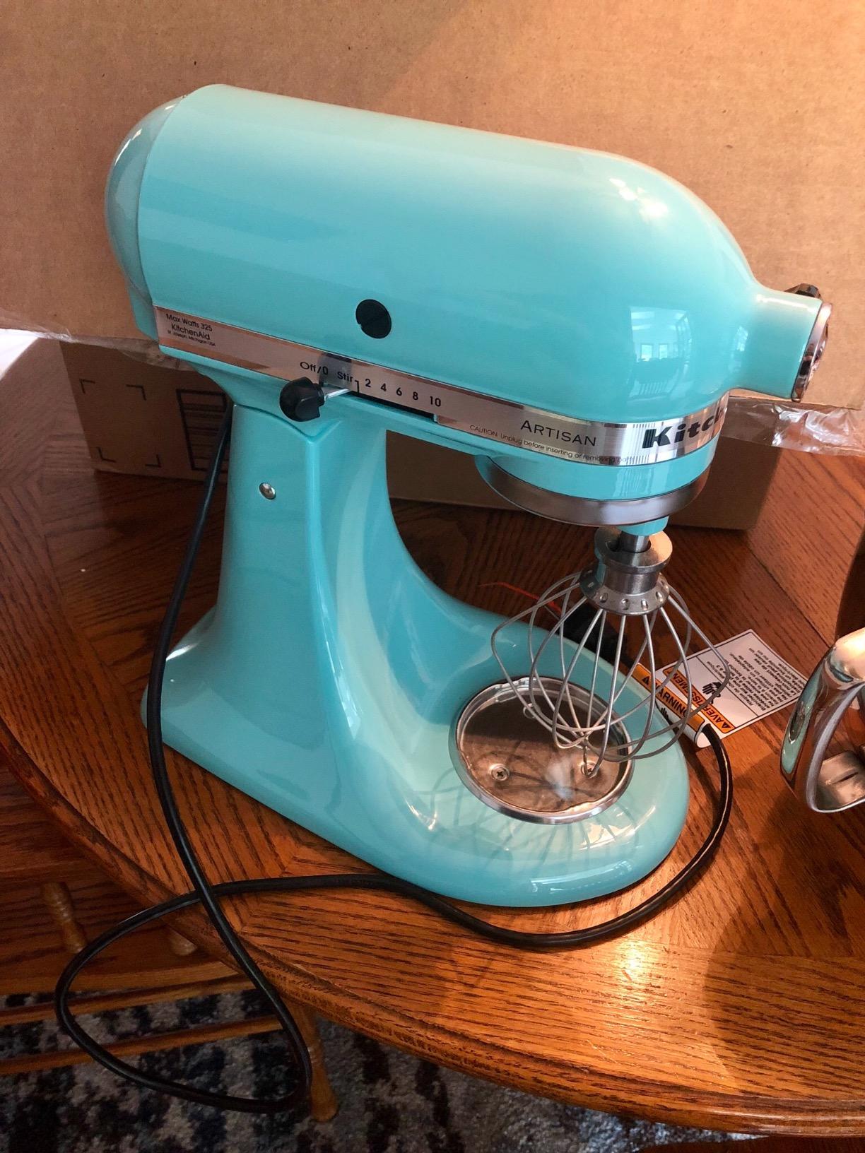 KitchenAid Artisan, 5-Qt Tilt Head Stand Mixer, KSM150PS, Onyx Black customer photo 1