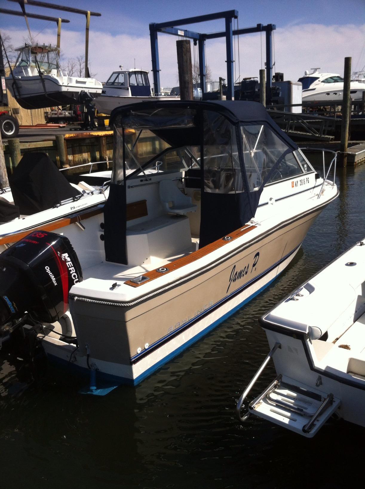 STAR BRITE Non-Skid Deck Cleaner & Protectant - Ultimate Boat Deck Wash - Protects Against Future Stains & UV - Ideal for Fiberglass, Vinyl, Plastic & Painted Surfaces -1 Gallon (085900) customer photo 1