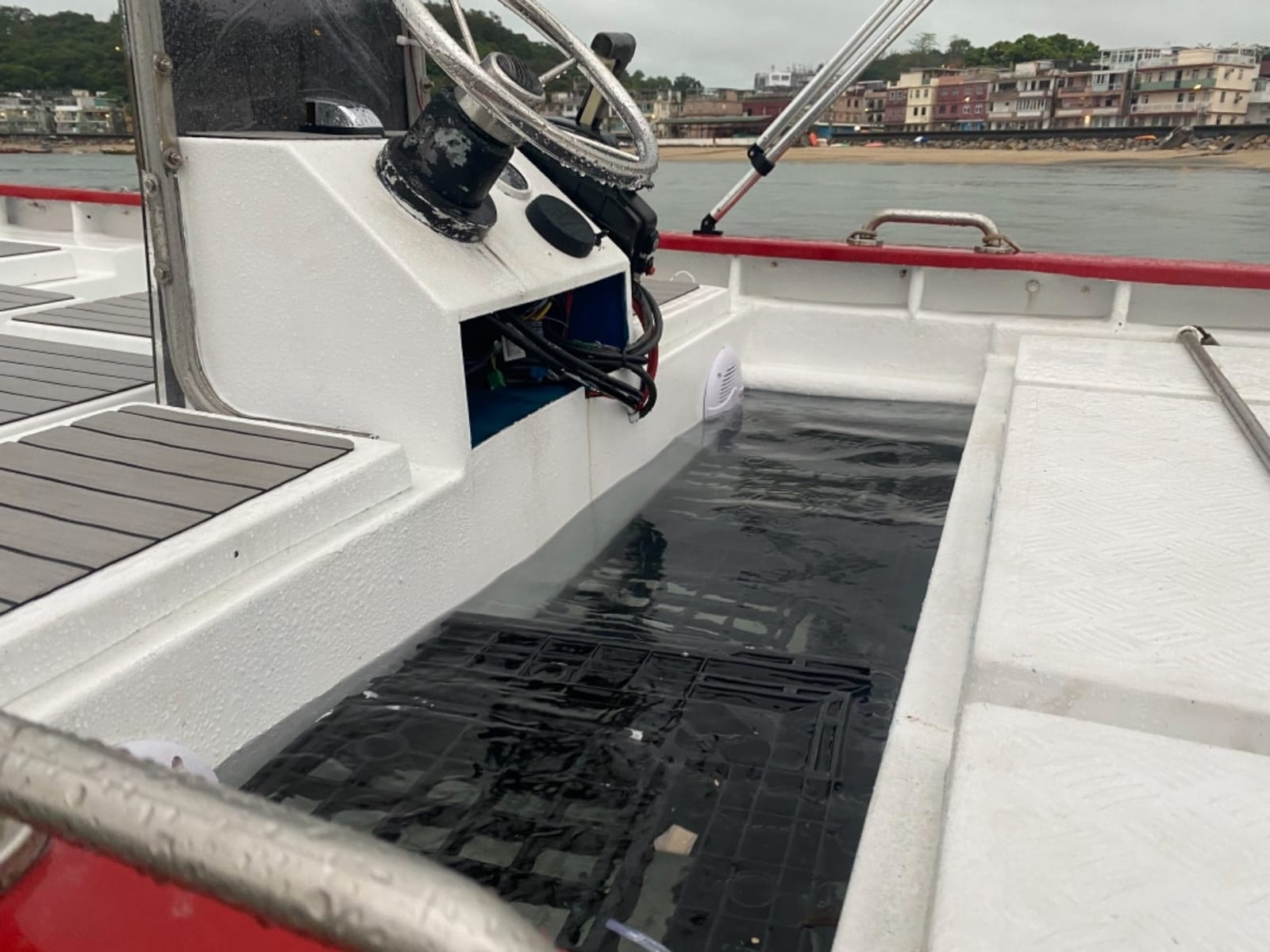 BOSS Audio Systems MR60W 6.5 Inch Marine Speakers (Pair), Full Range, 2 Way customer photo 2