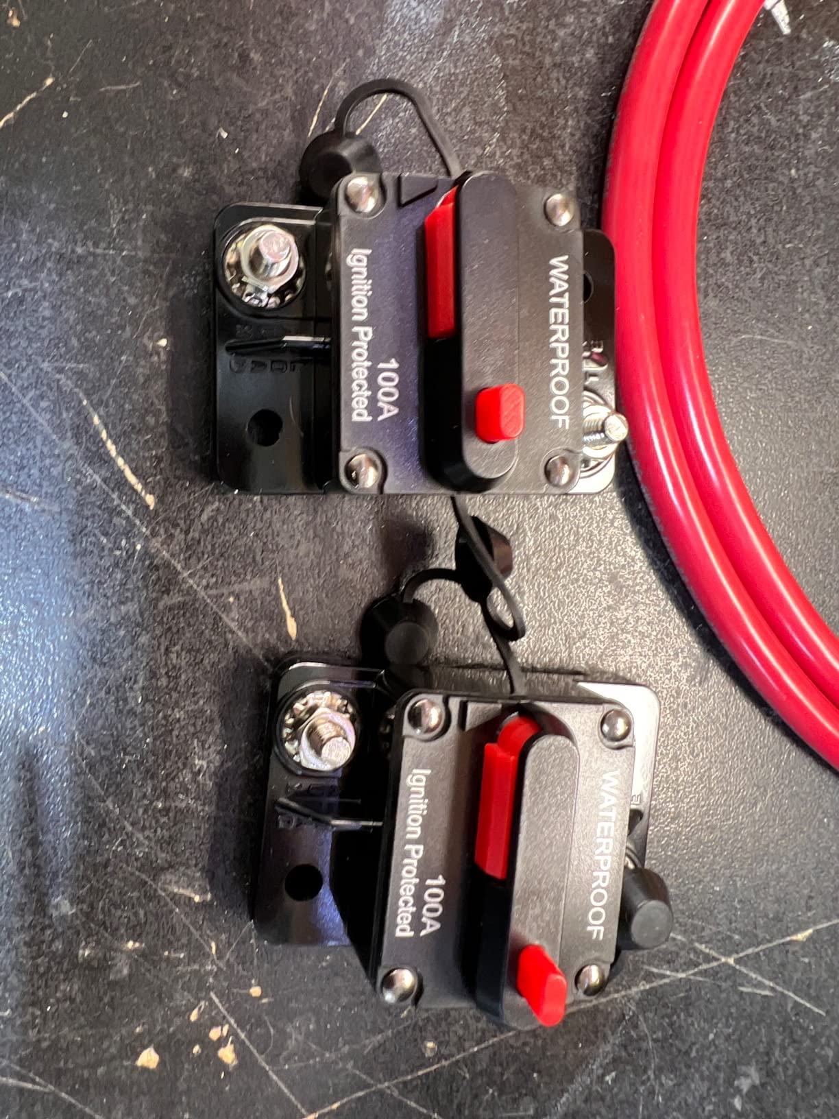 Tripp Lite 750W Power Inverter/Charger, 12V DC to 120V AC, 20A, 2 Outlet 5-15R, Auto-Transfer Switching, Up to 1500W in Peak Power, 1-Year Warranty (APS750) customer photo 2