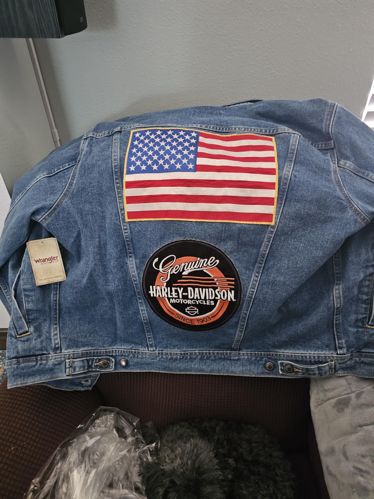 Wrangler Men's Rugged Wear Unlined Denim Jacket customer photo 1