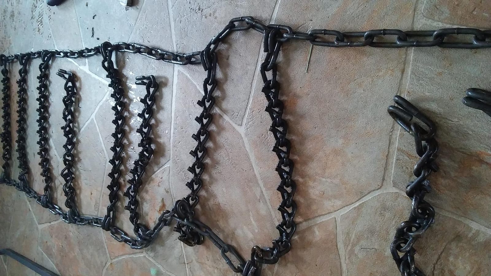 SCC QG2828 Quik Grip V-Bar Light Truck LRS Tire Traction Chain - Set of 2 customer photo 2