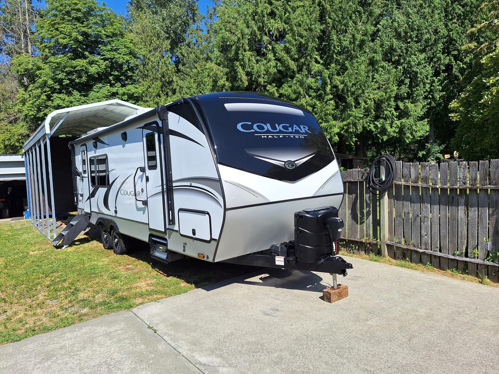 Collinite 925 Wax- Marine/RV Carnauba + Polymer Wax Sealant for Long-Lasting Fiberglass Protection. Easy to Apply+DA Friendly. Prevents Oxidation + Provides High Gloss Shine+UV Protection (16 fl oz) customer photo 2
