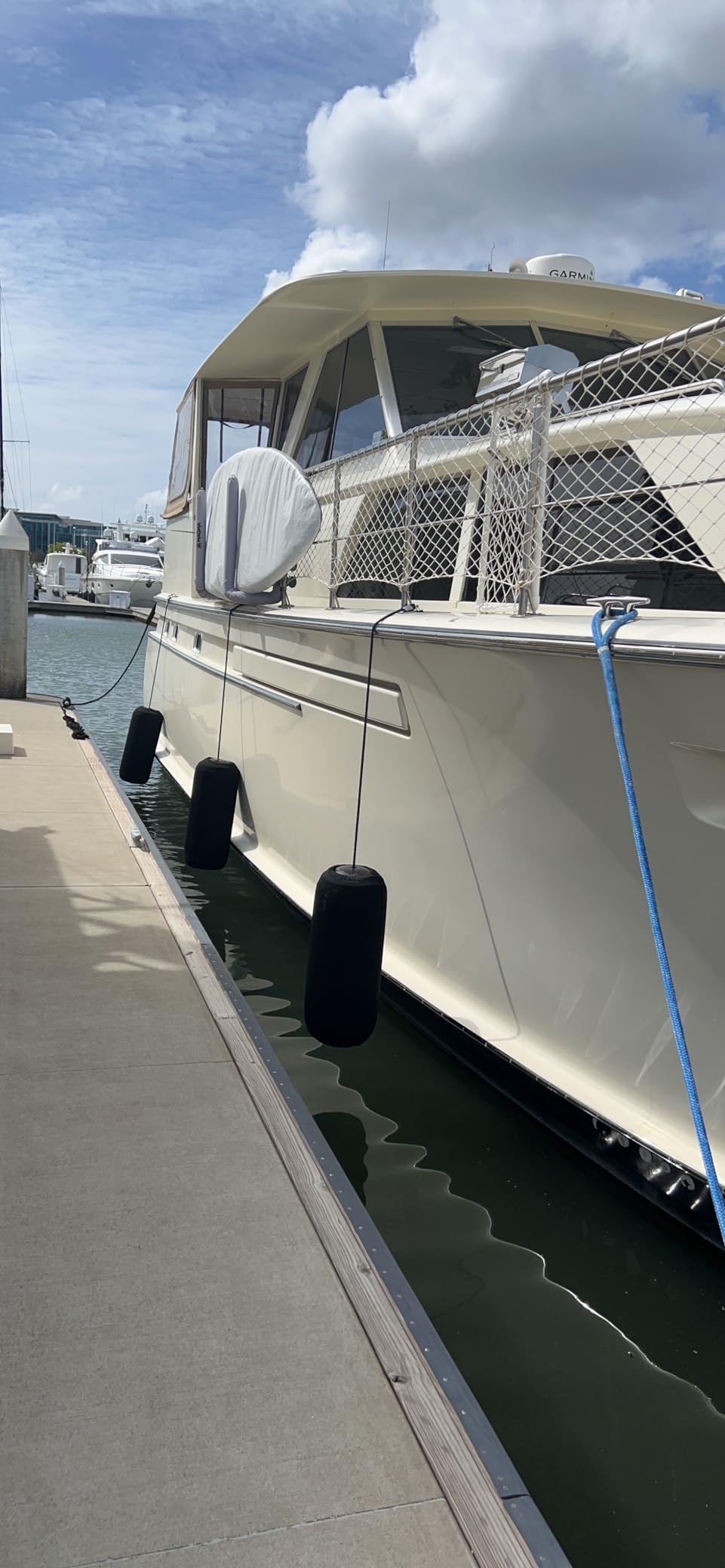 Taylor Made Products 41032 Big B Inflatable Vinyl Boat Fender with Center Rope Tube 10 inch x 26 inch, Blue customer photo 1