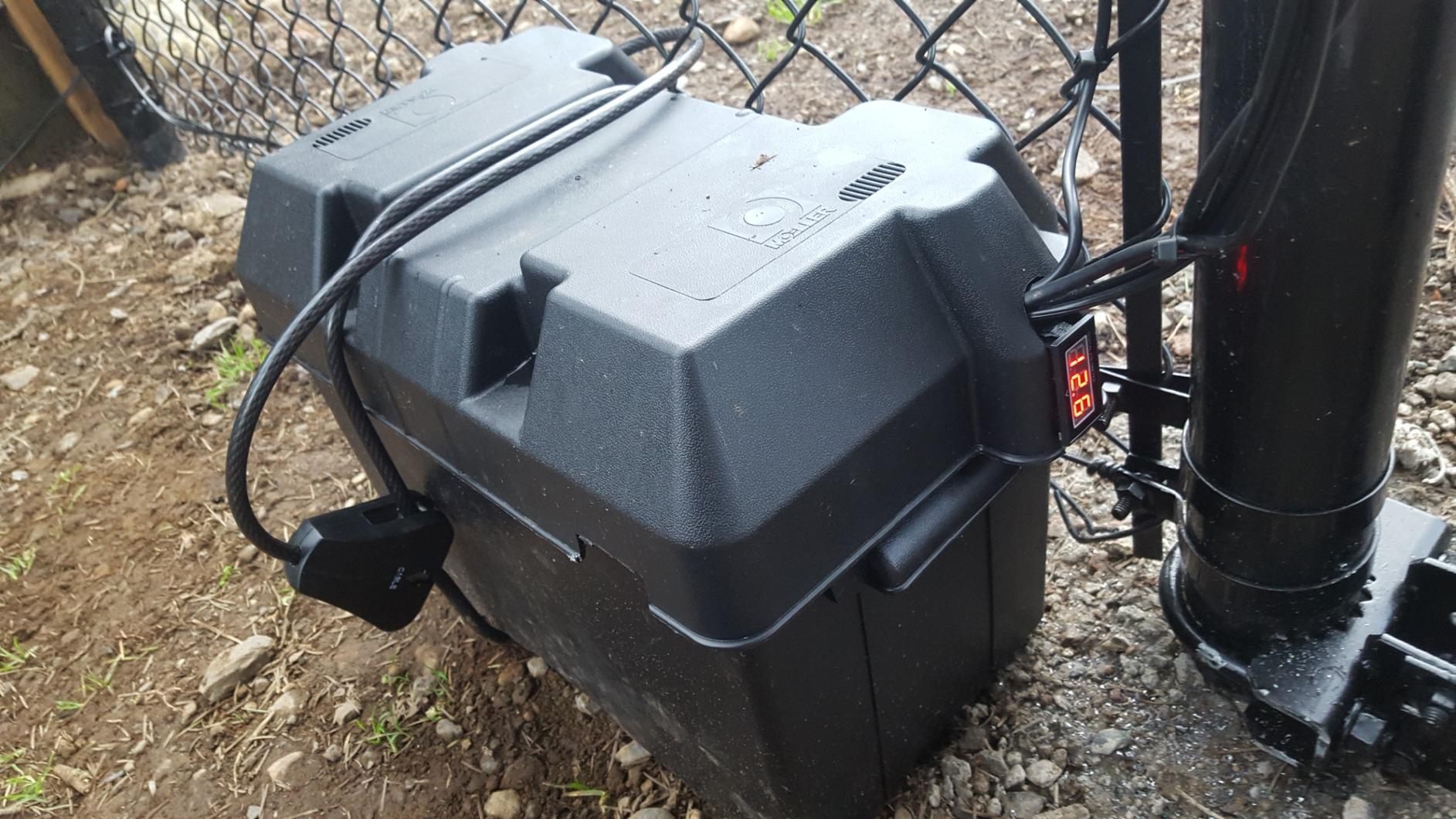 Moeller Marine Injection-Molded Marine Battery Box (One 27, 30 or 31-Series Battery, 13.44