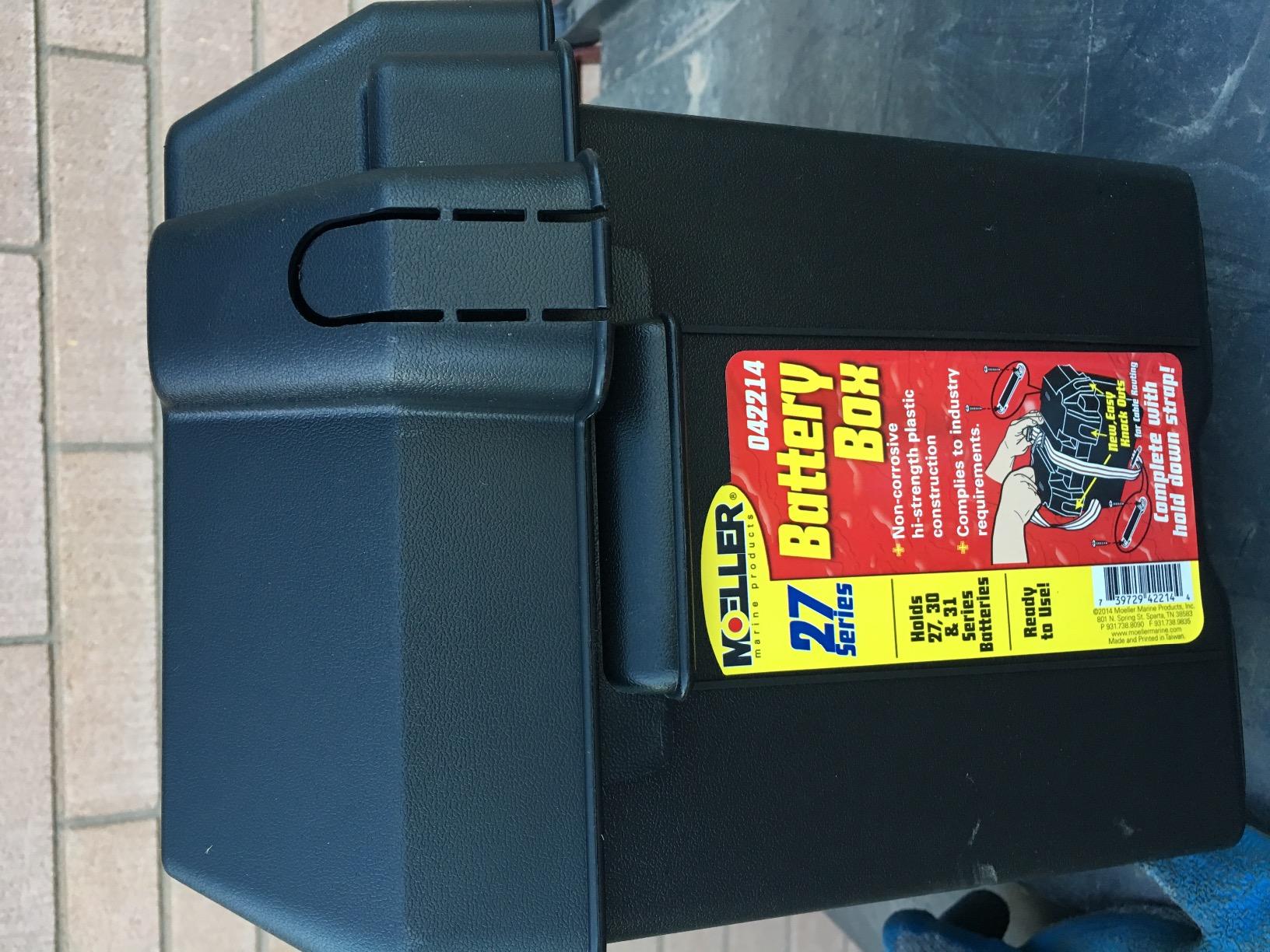 Moeller Marine Injection-Molded Marine Battery Box (One 27, 30 or 31-Series Battery, 13.44