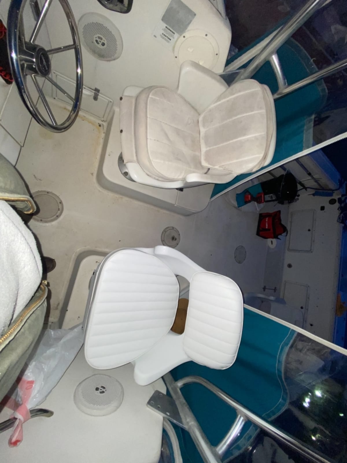 Moeller Marine Moeller ST2000-HD, Boat Helm Seat and Cushion, Includes Mounting Plate , White , 24.5