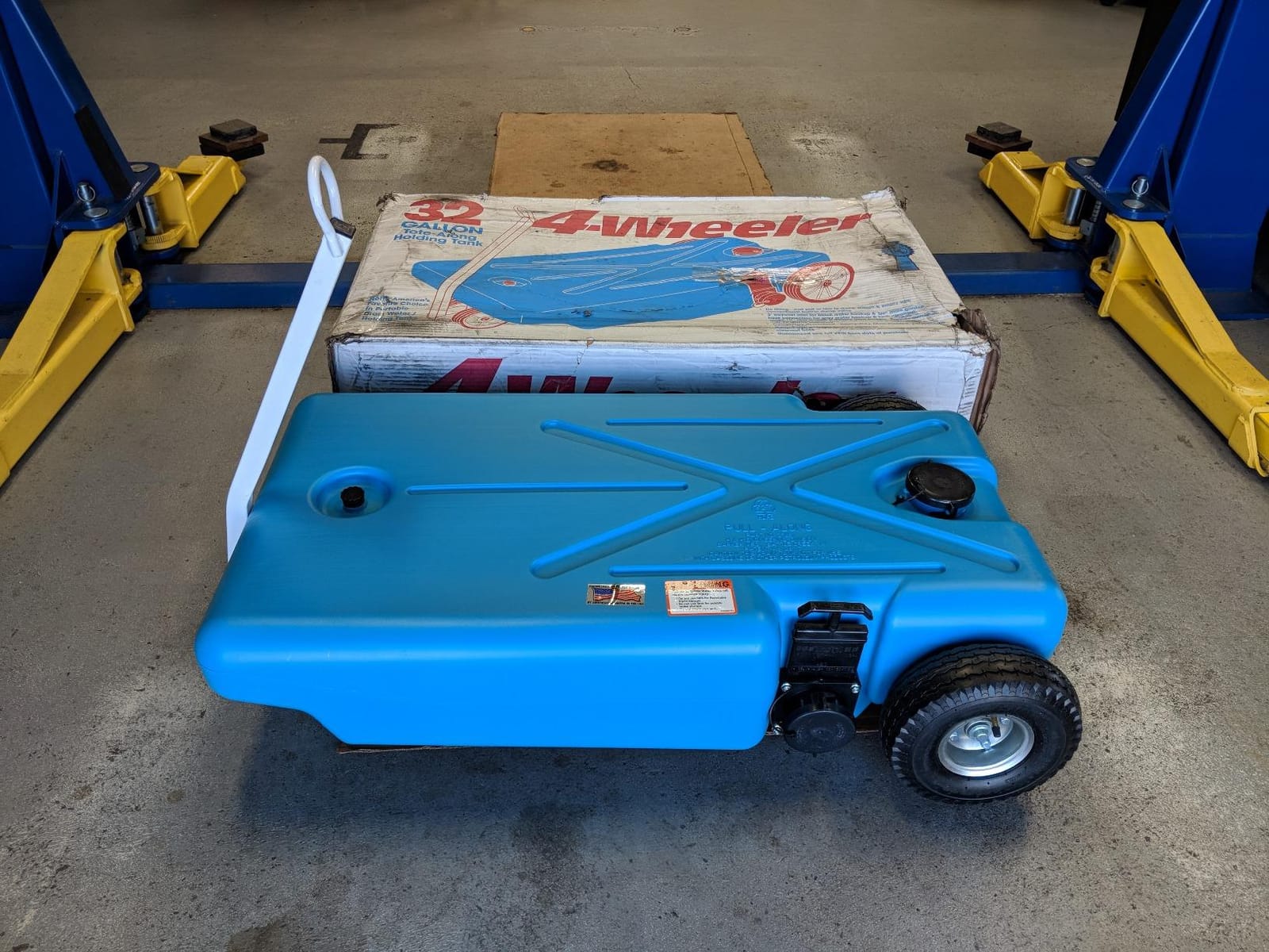 Barker 4-Wheeler Tote Tank - 42 Gallon Capacity (30844) customer photo 2