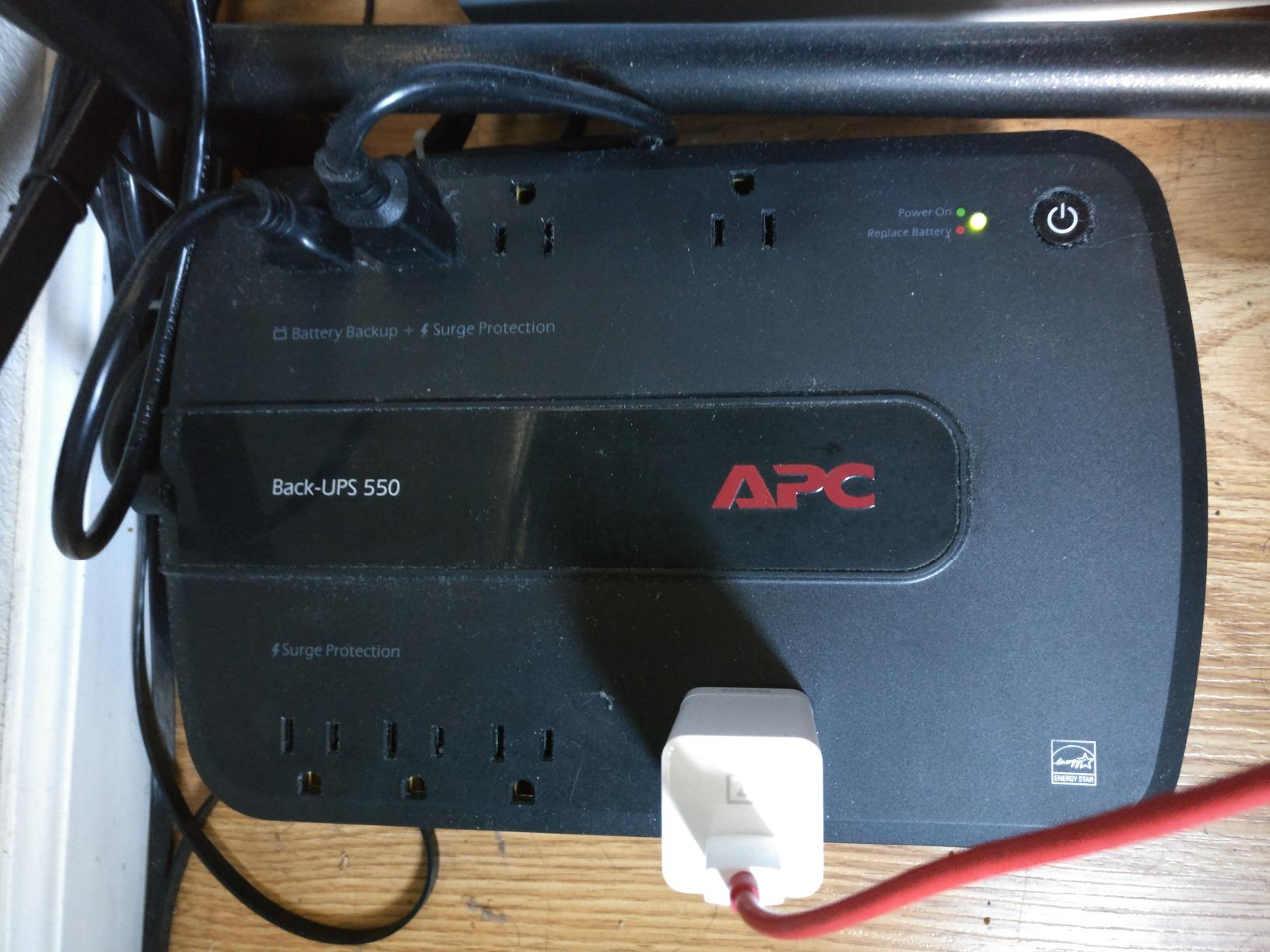 APC Battery Backup 550VA/330W Uninterruptible Power Supply for PC, BE550G customer photo 2
