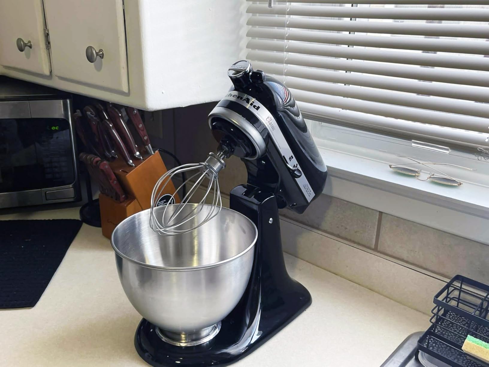 KitchenAid Classic Series 4.5 Quart Tilt-Head Stand Mixer K45SS, Onyx Black customer photo 1