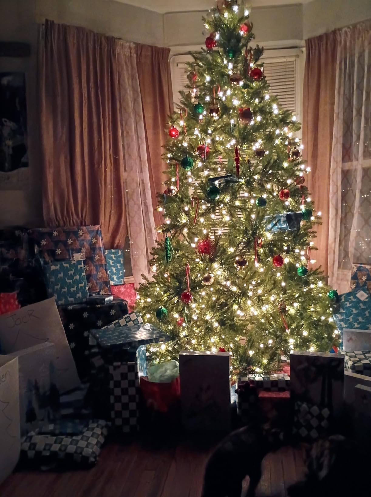 National Tree Company 6.5ft Pre-Lit Dunhill Fir Artificial Christmas Tree customer photo 2