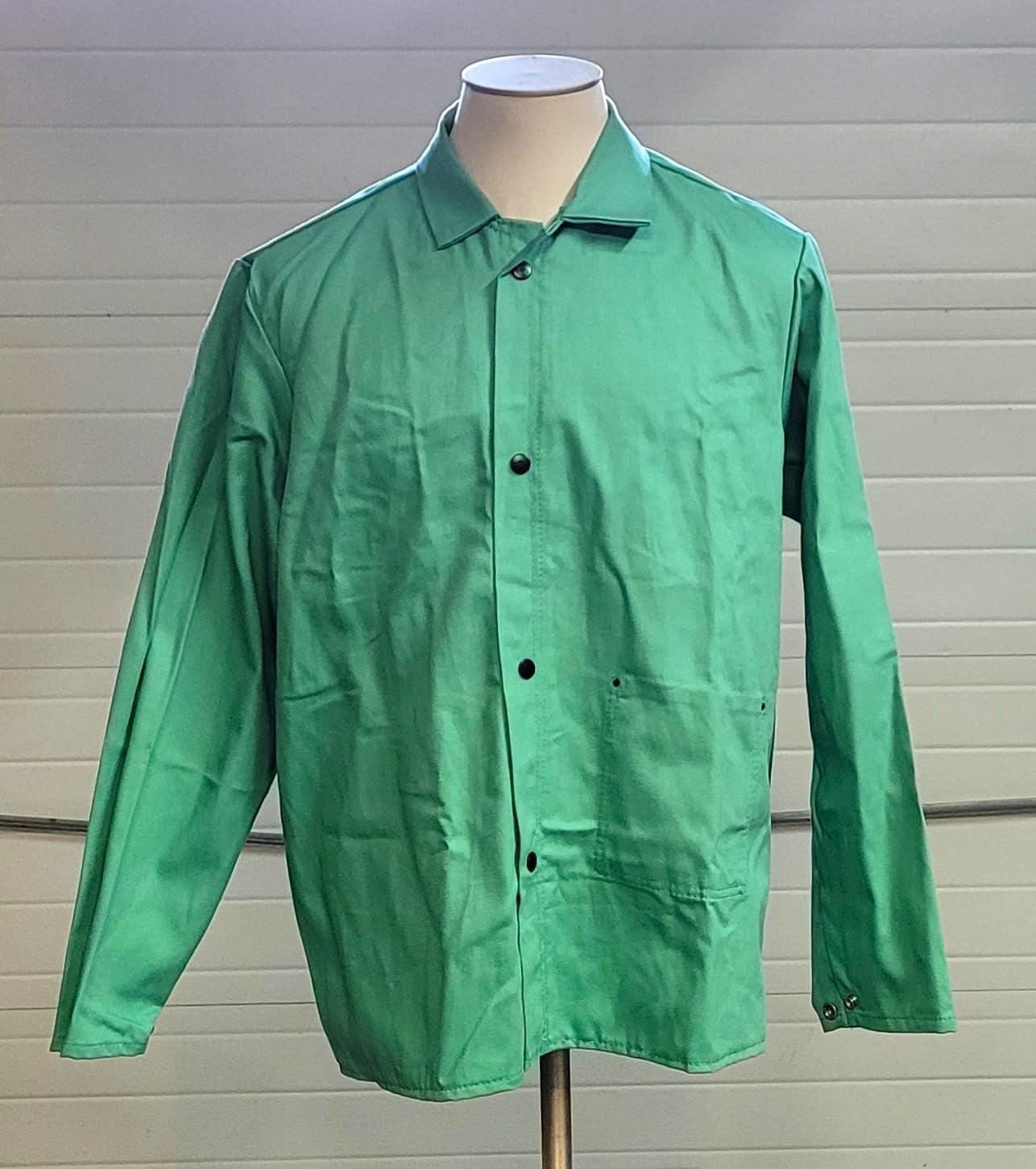 MAGID SparkGuard Flame Resistant Green Welding Jacket | 1 Jacket | 9 oz. Lightweight 100% Cotton Sateen | ASTM D6413 | Men’s | 1830 | Breathable Spark & Heat Protection PPE | PVC-Free customer photo 2