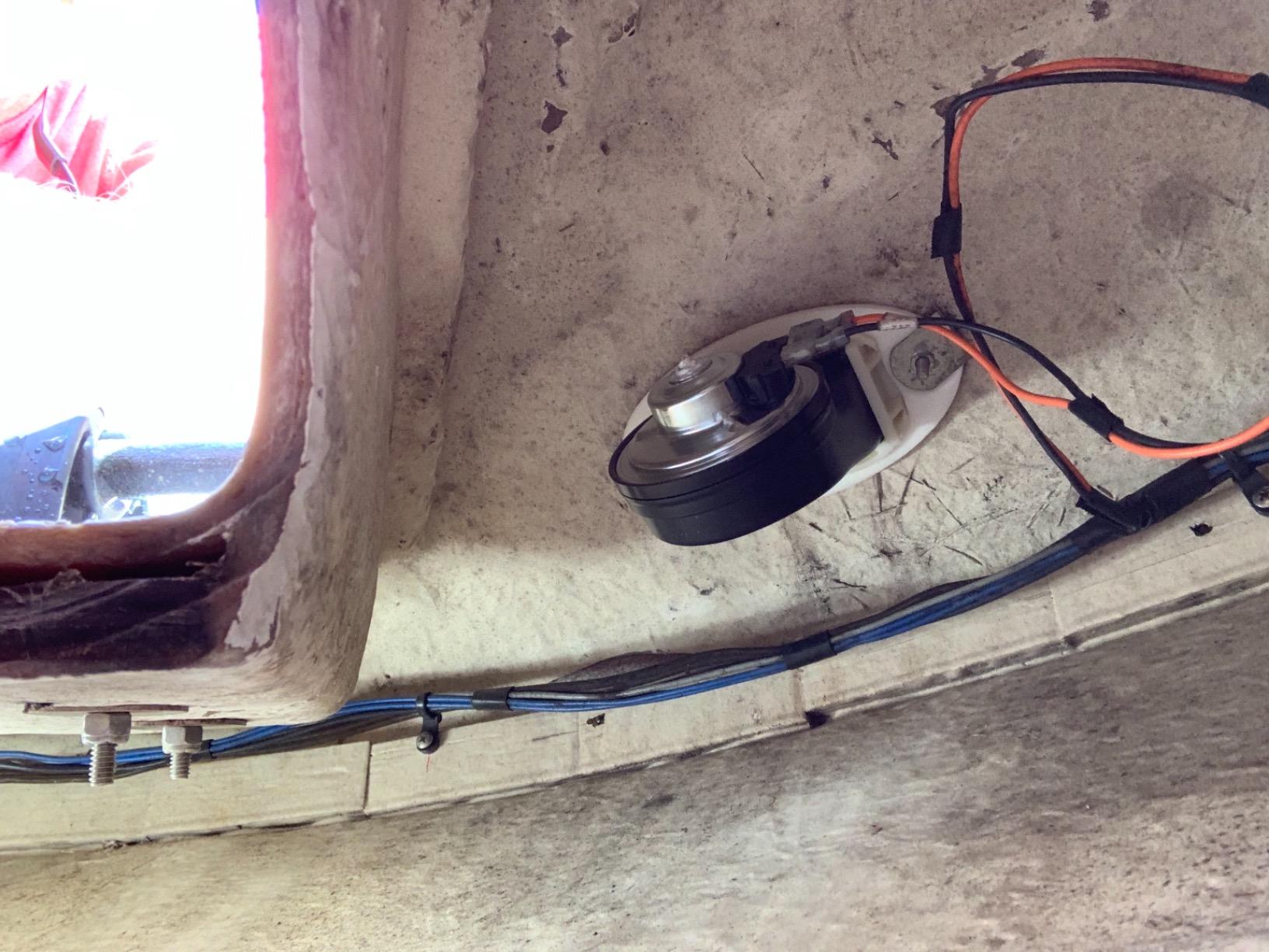Seachoice Hidden Boat Horn, ABYC and NMMA Standard, Stainless Steel Cover customer photo 1