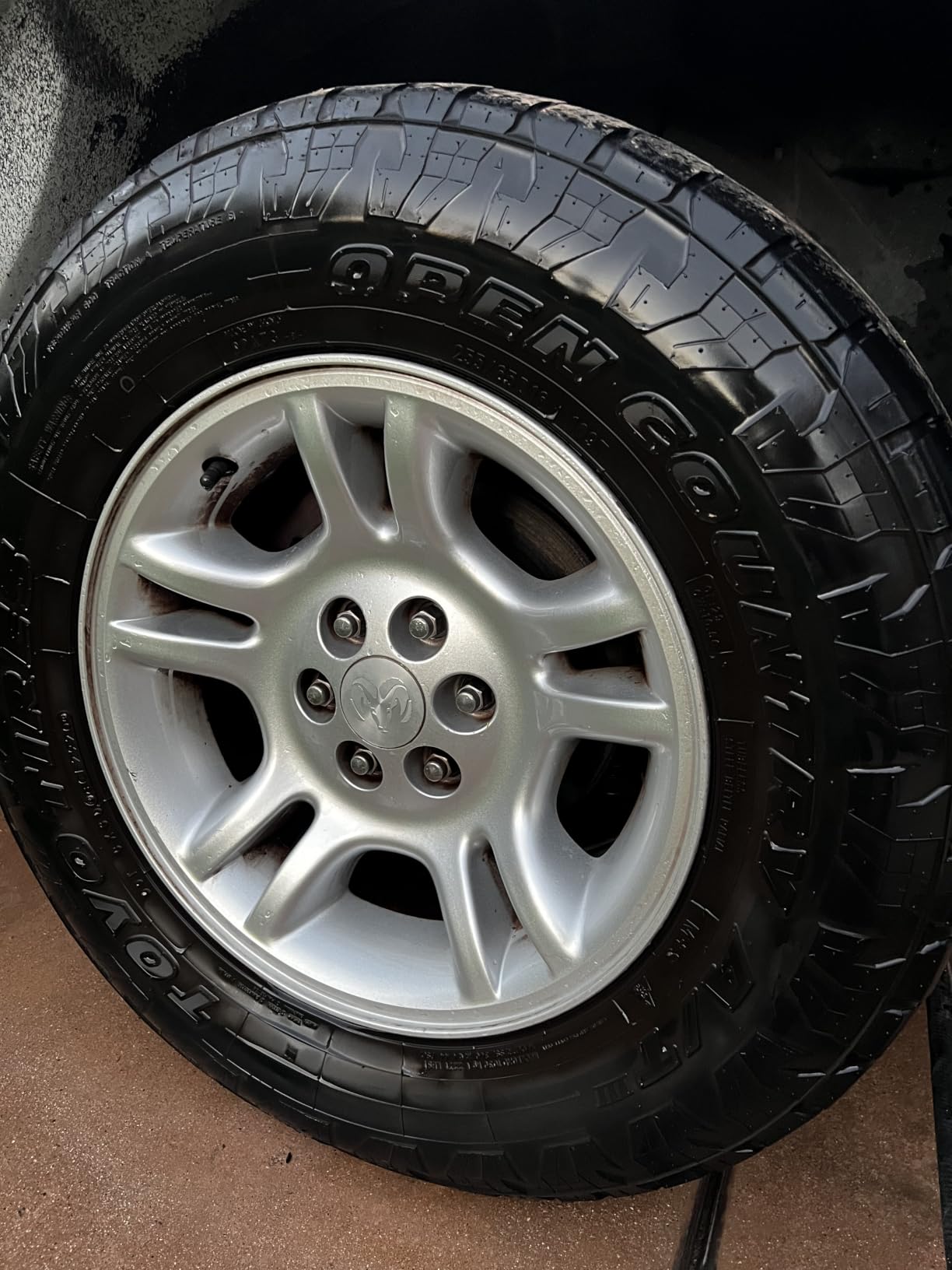 Gtechniq W6 Iron Removing Wheel & Paint Cleaner for Cars, Brake Dust Remover, Degreaser and Alloy Wheel Cleaner for Wheels, Rims and Paintwork, Safe on Coating - 500ml customer photo 1