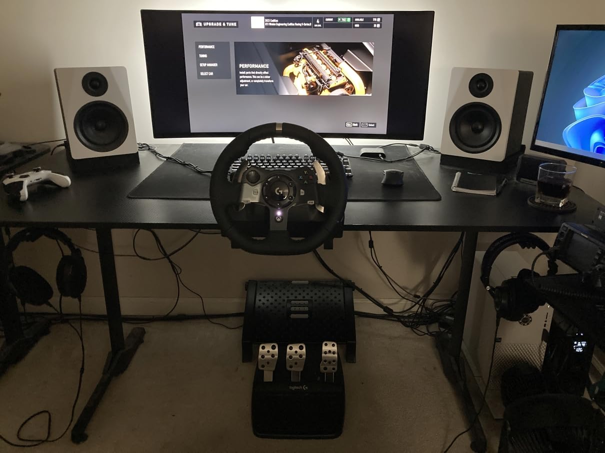 Logitech G920 Racing Wheel and Pedals for Xbox X|S/Xbox One/PC customer photo 1