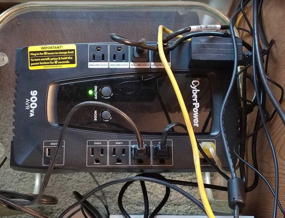 CyberPower AVRG900LCD Intelligent LCD UPS Battery Backup customer photo 1