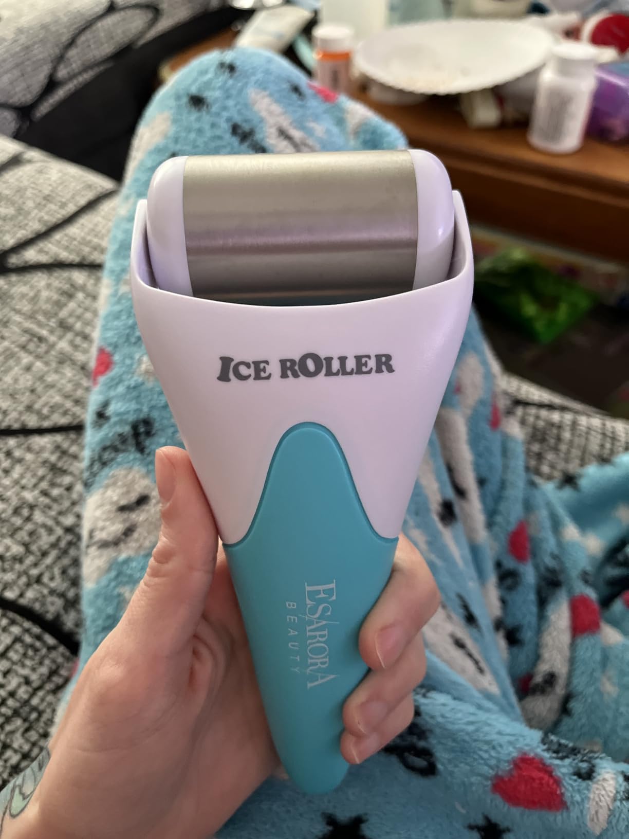 ESARORA Ice Roller for Face & Eye, Puffiness, Migraine, Pain Relief and Minor Injury, Skin Care Products customer photo 1