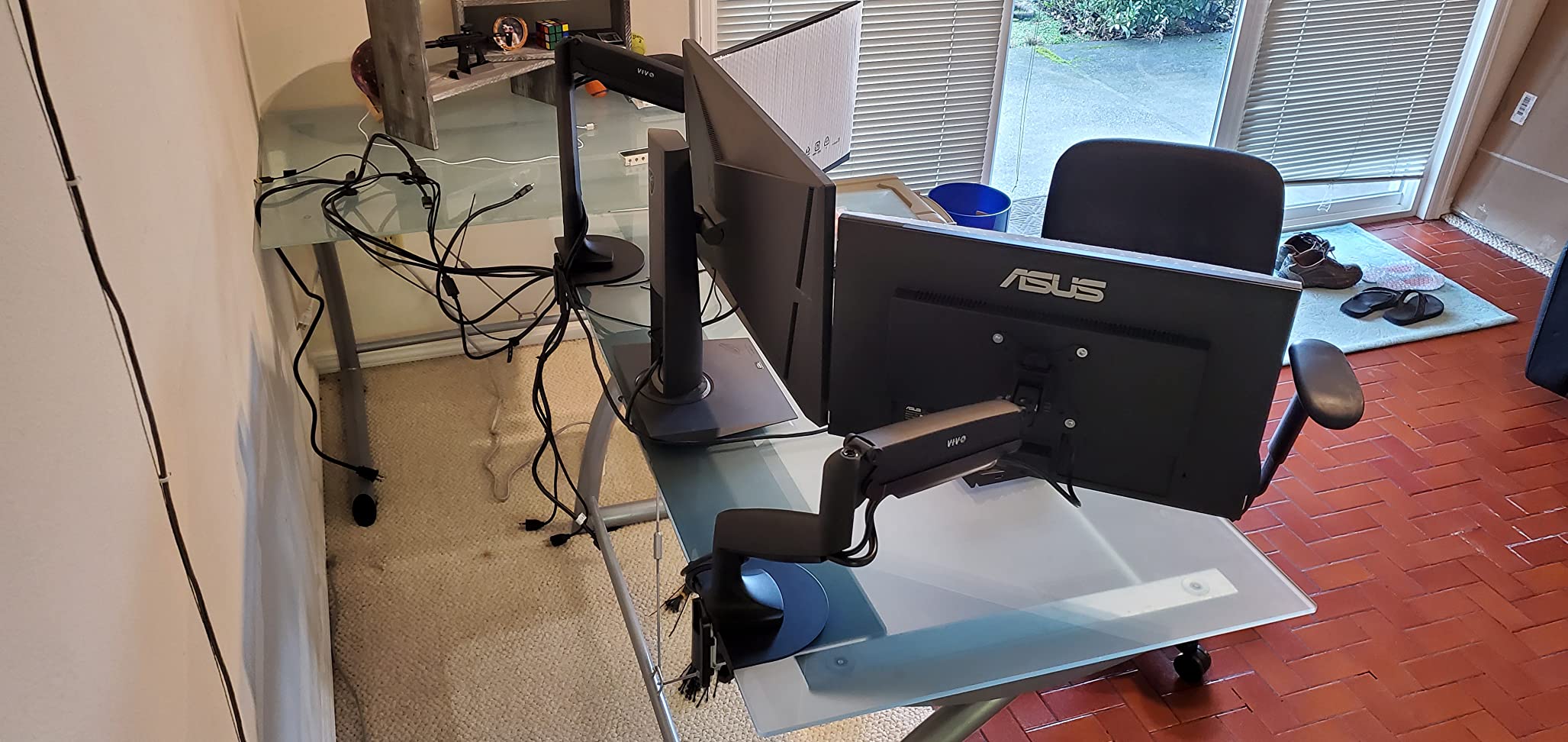 VIVO Premium Aluminum Height Adjustable Single Monitor Articulating Desk Mount Stand w/Gas Spring Arm Fits up to 32