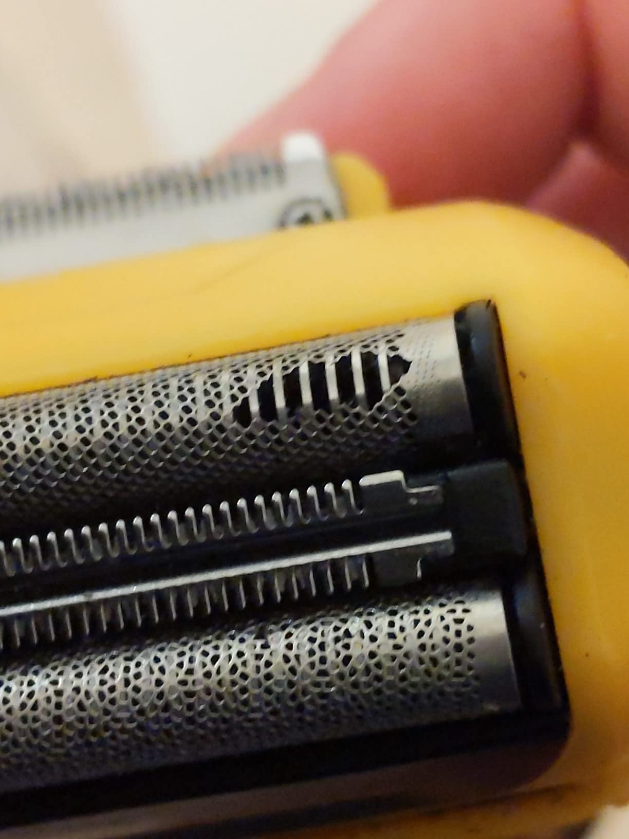 Wahl LifeProof Lithium Ion Electric Foil Shaver with Detail Trimmer for Men customer photo 2