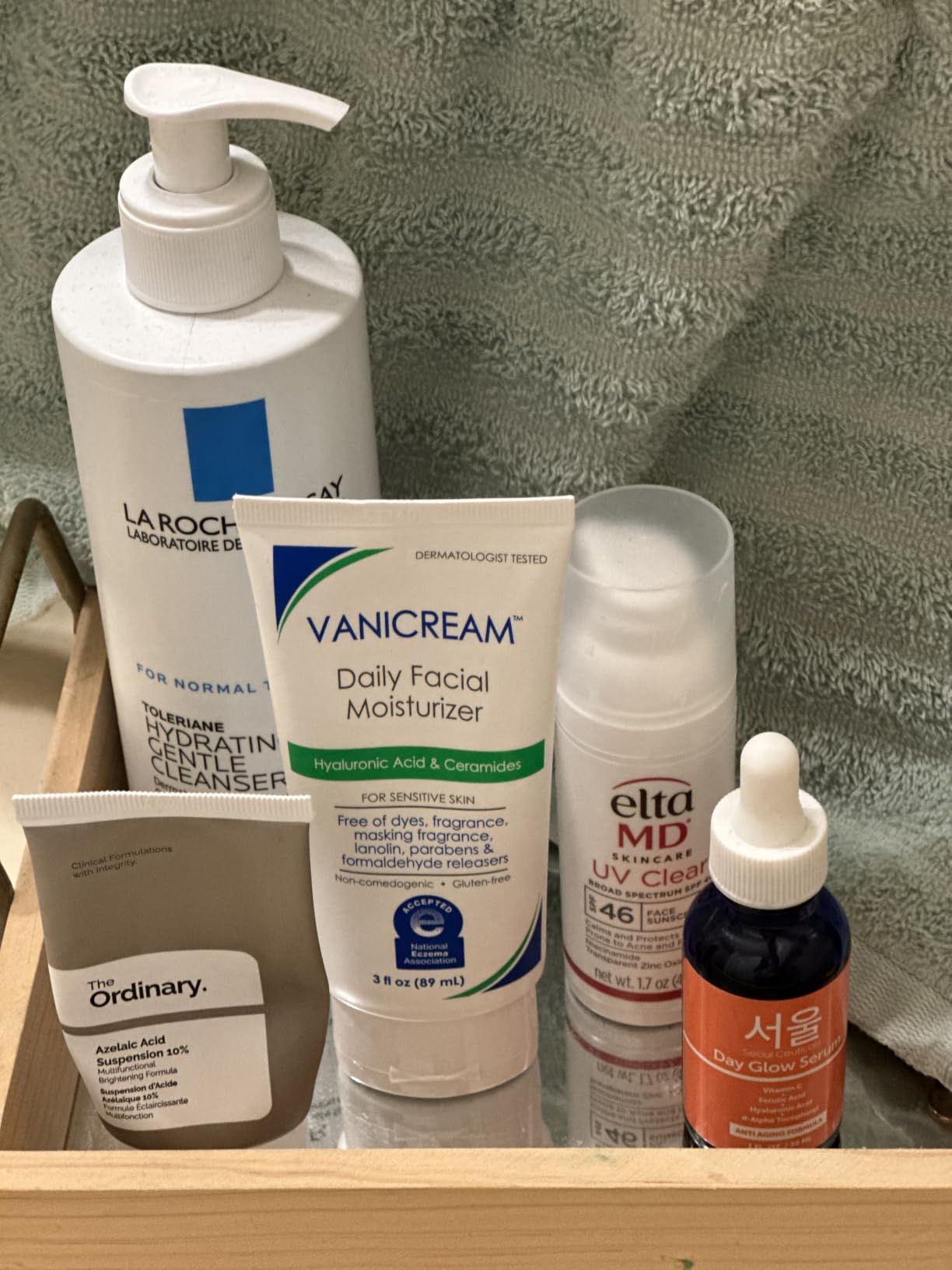 La Roche-Posay Toleriane Hydrating Gentle Facial Cleanser, with Niacinamide customer photo 1