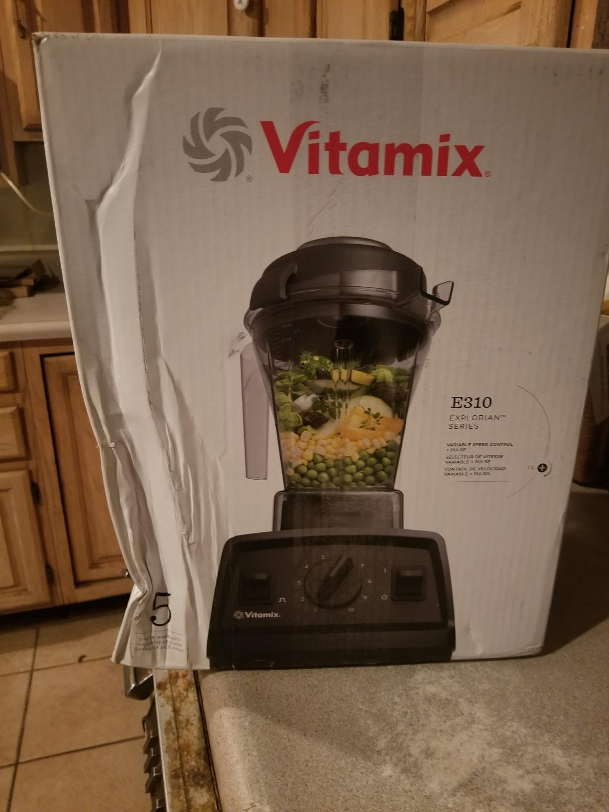 Vitamix E310 Explorian Blender, Professional-Grade, Self-Cleaning 48 oz. Container, Black customer photo 1