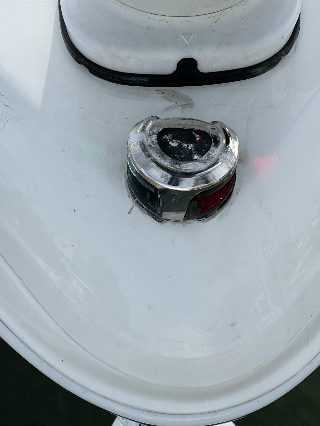 attwood LightArmor Round Bi-Color LED Deck Mount Navigation Light, 2-Mile customer photo 1