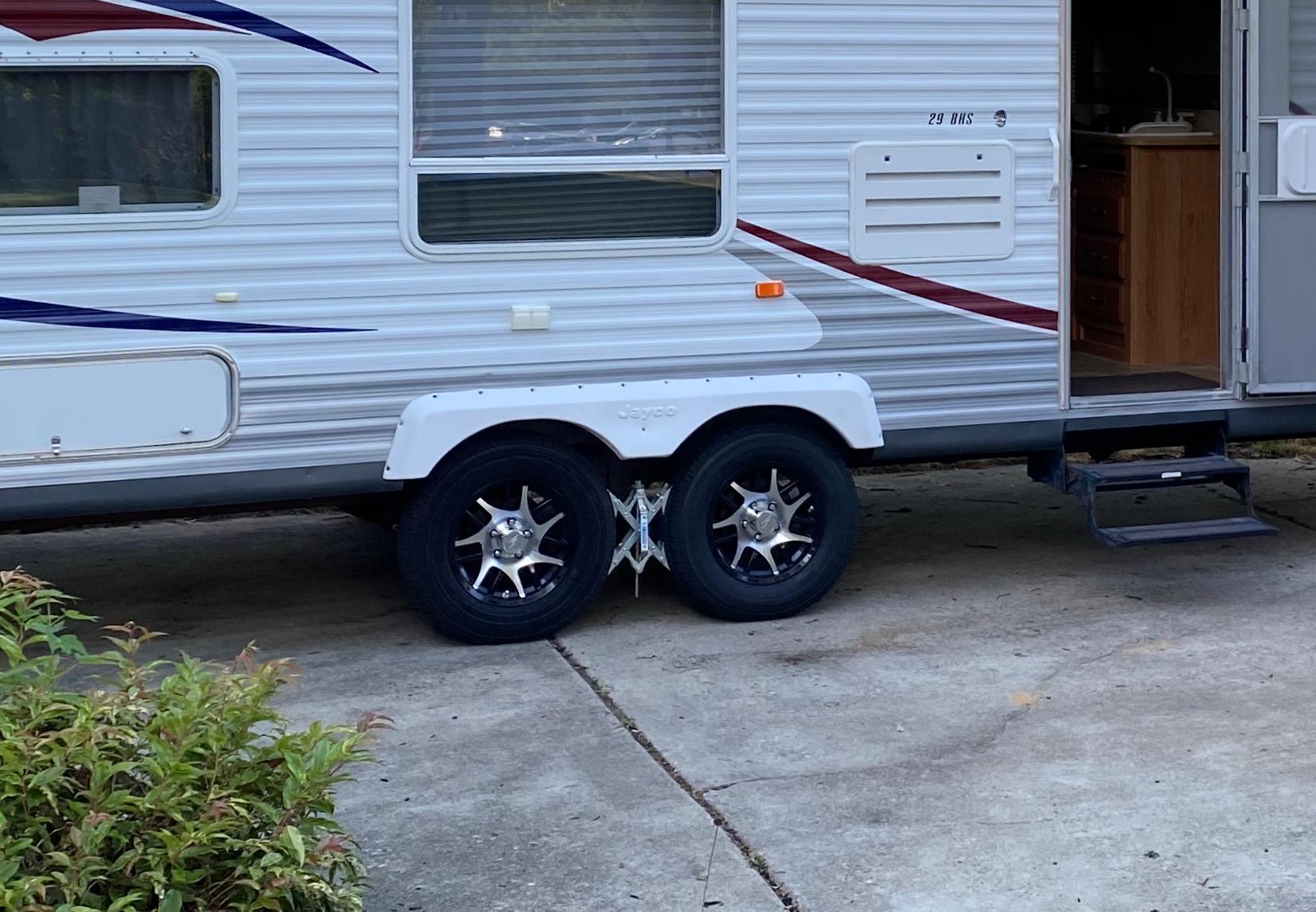Goodyear Endurance all_ Season Radial Tire-205/75R15 107N, Model:724861519 customer photo 2
