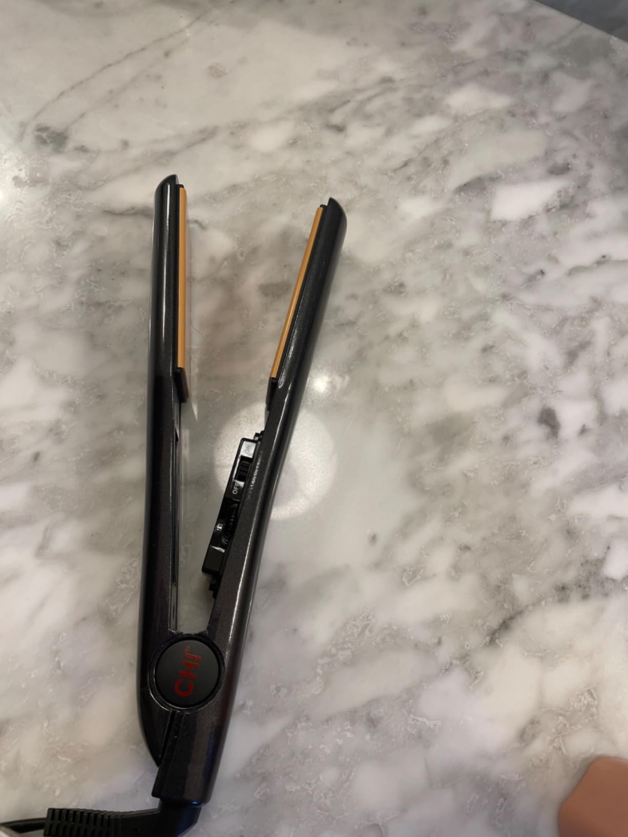 CHI Classic Tourmaline Ceramic 1.5″ Hairstyling Iron customer photo 2