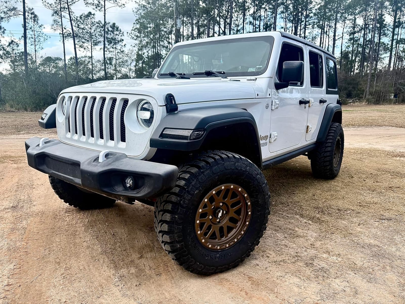 Crosswind M/T Mud-Terrain Radial Tire-LT275/70R18 125/122Q LRE 10-Ply customer photo 1